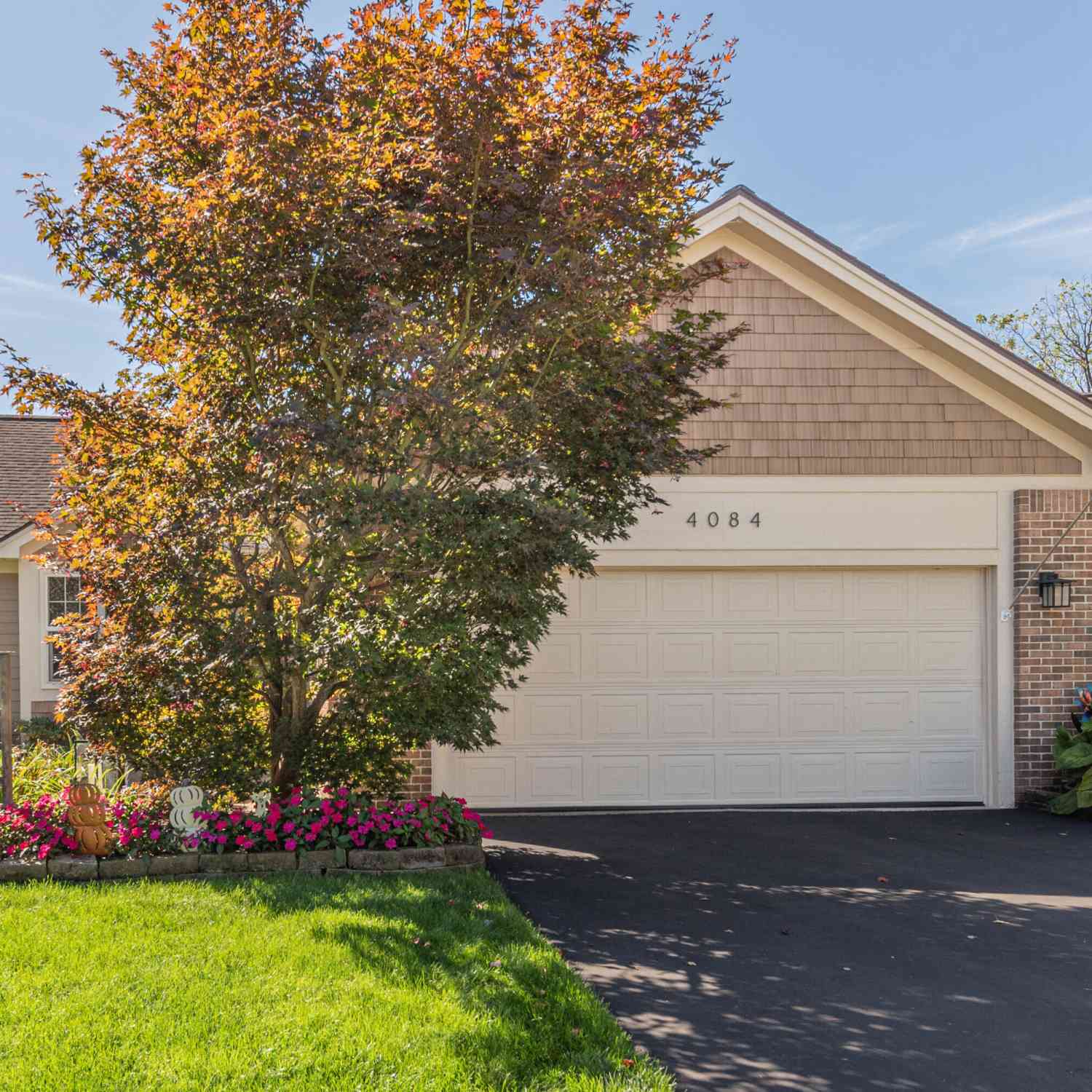 Condo For Sale - 4084 Boulder Pond Drive<br/> Ann Arbor, MI 48108
