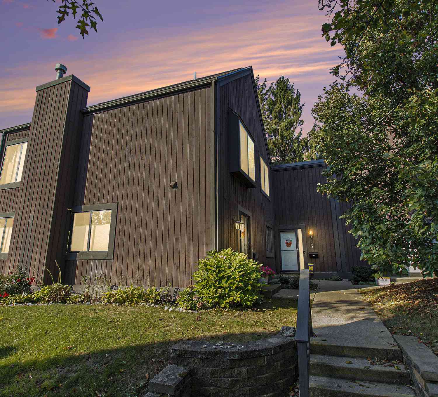 Condo For Sale - 141 Selkirk Court<br/> Kalamazoo, MI 49006