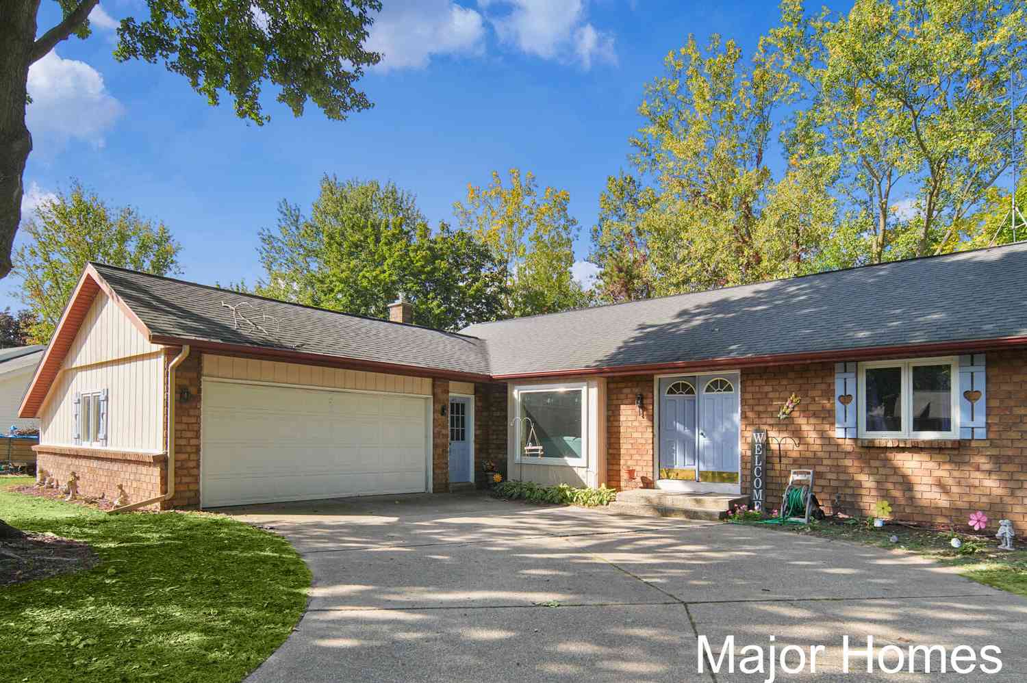 Homes For Sale - 6863 Bridgeport Drive<br/> Hudsonville, MI 49426