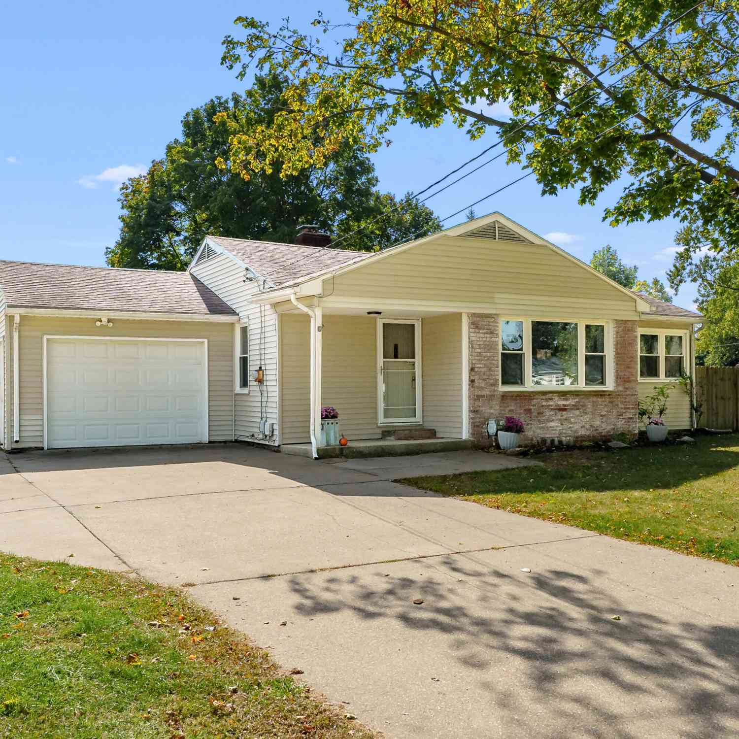 Homes For Sale - 720 Pasma Avenue<br/> Portage, MI 49002