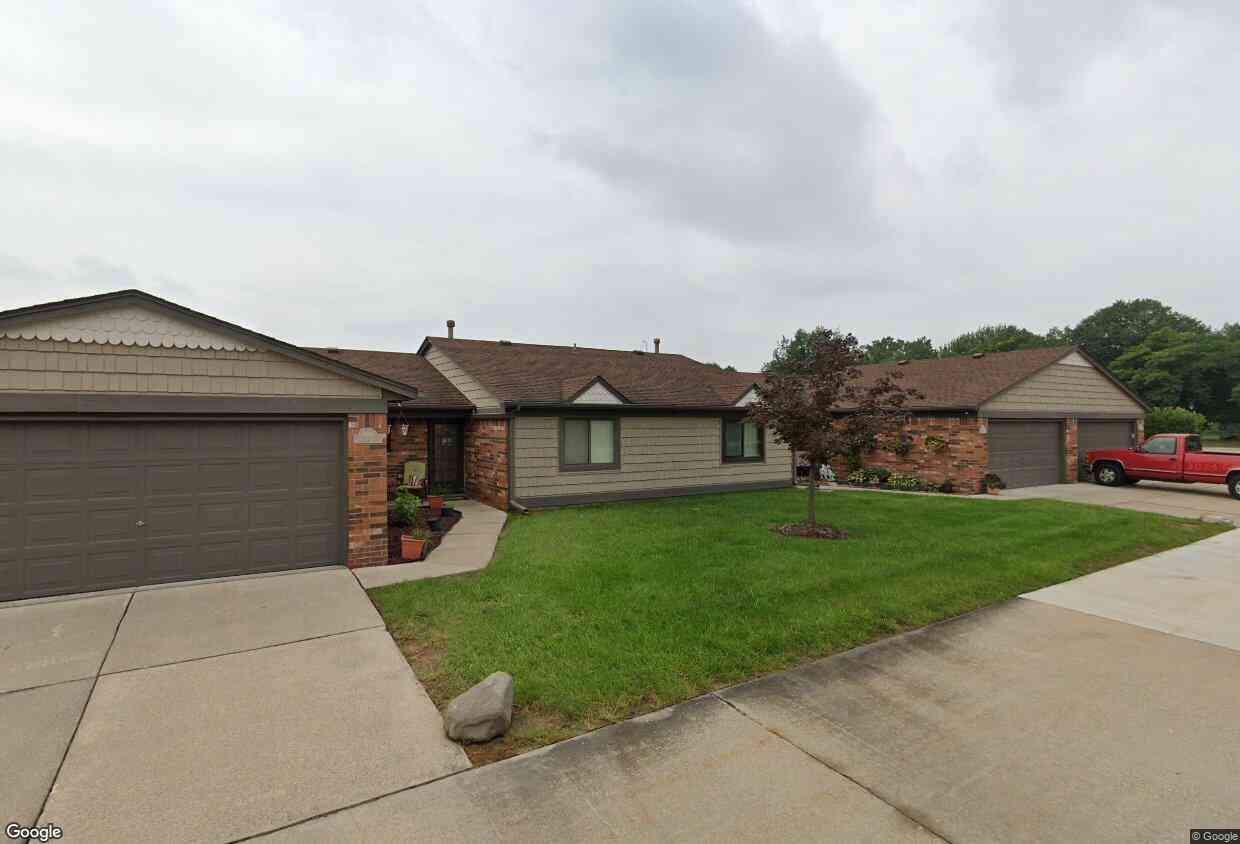 Condo For Sale - 8688 Villa Lane Lane<br/> Warren, MI 48093
