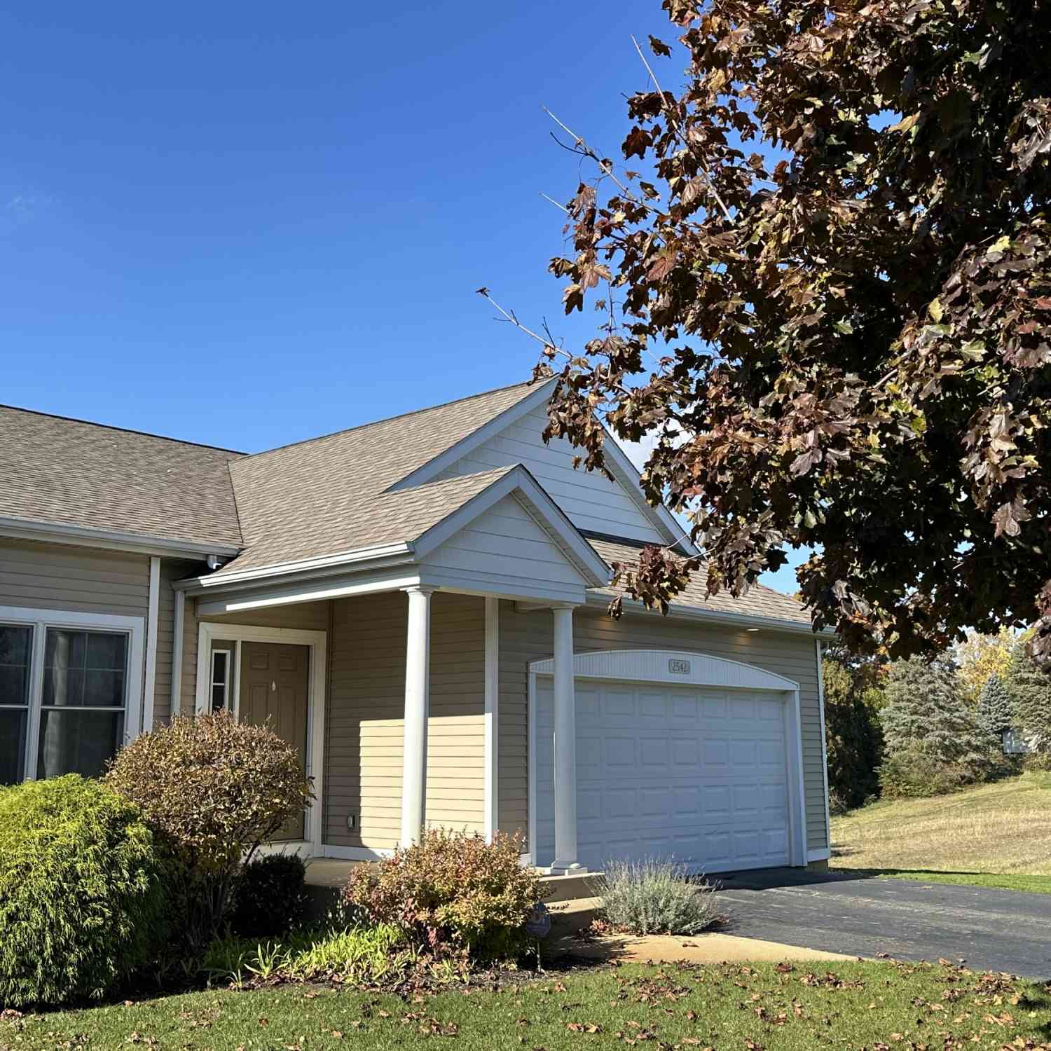 Condo For Sale - 2542 Medinah Lane<br/> Benton Harbor, MI 49022
