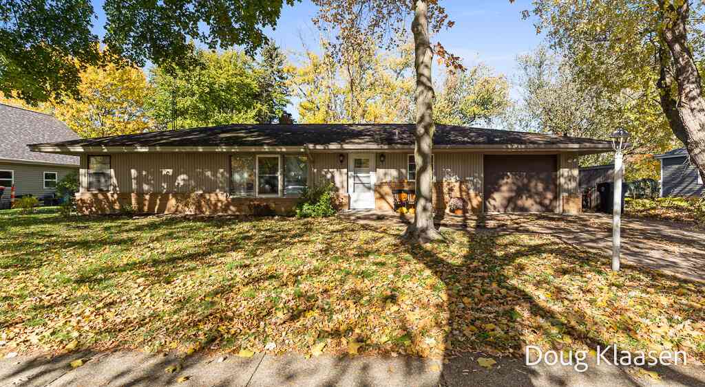 Homes For Sale - 169 E 29th Street<br/> Holland, MI 49423