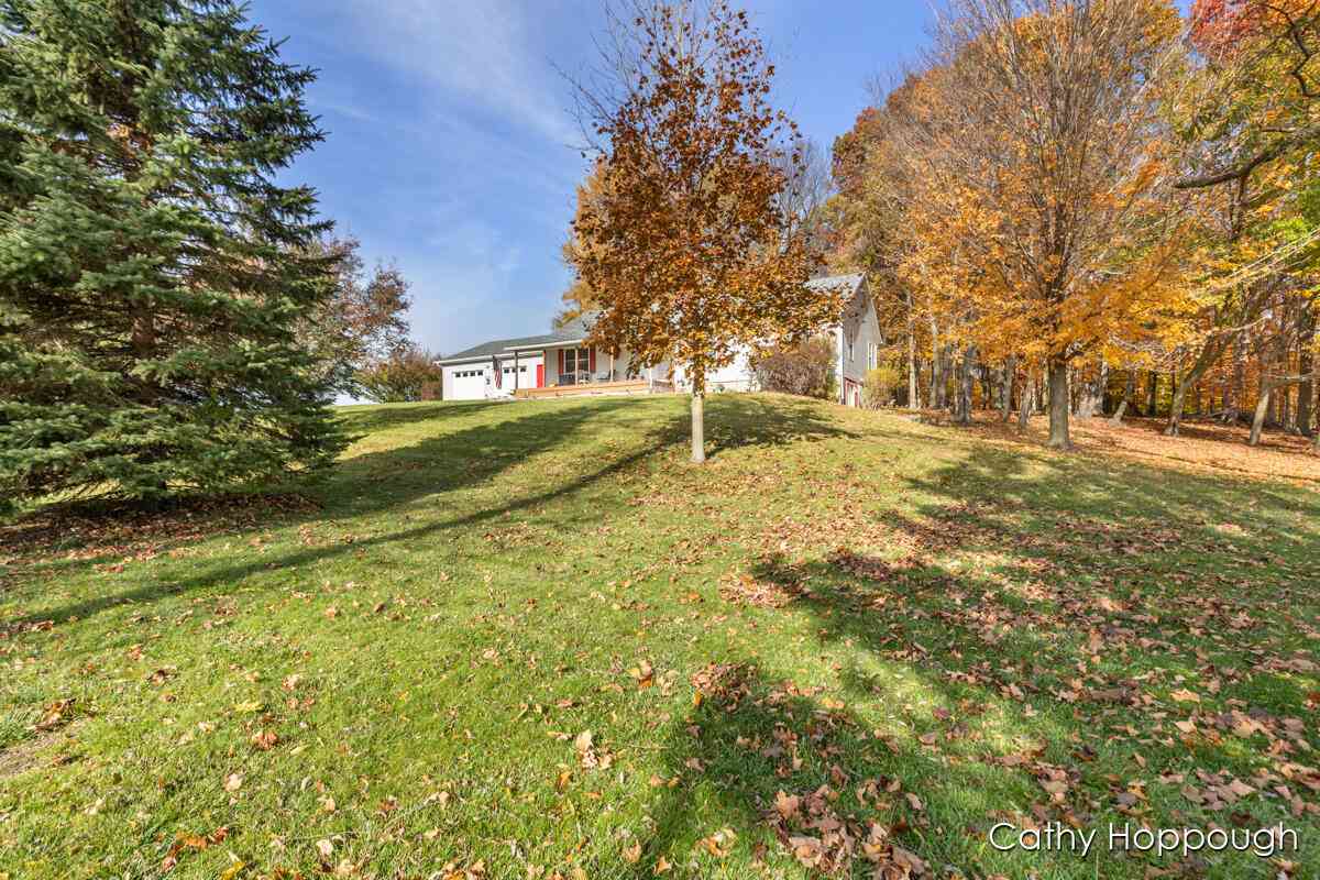 Homes For Sale - 3494 Bradford Road<br/> Ionia County, Ionia, MI 48846