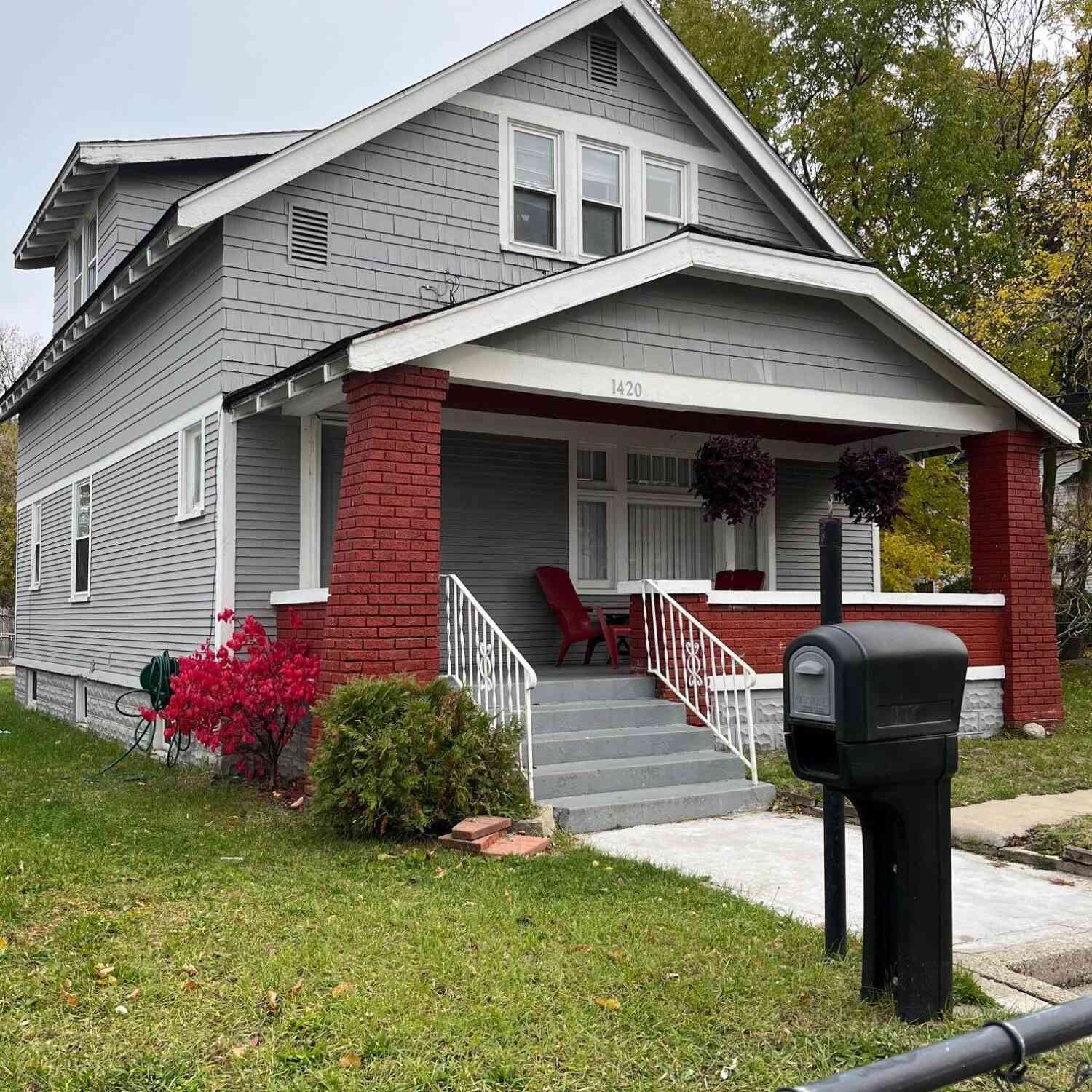 Homes For Sale - 1420 SE Marshall Avenue<br/> Grand Rapids, MI 49507