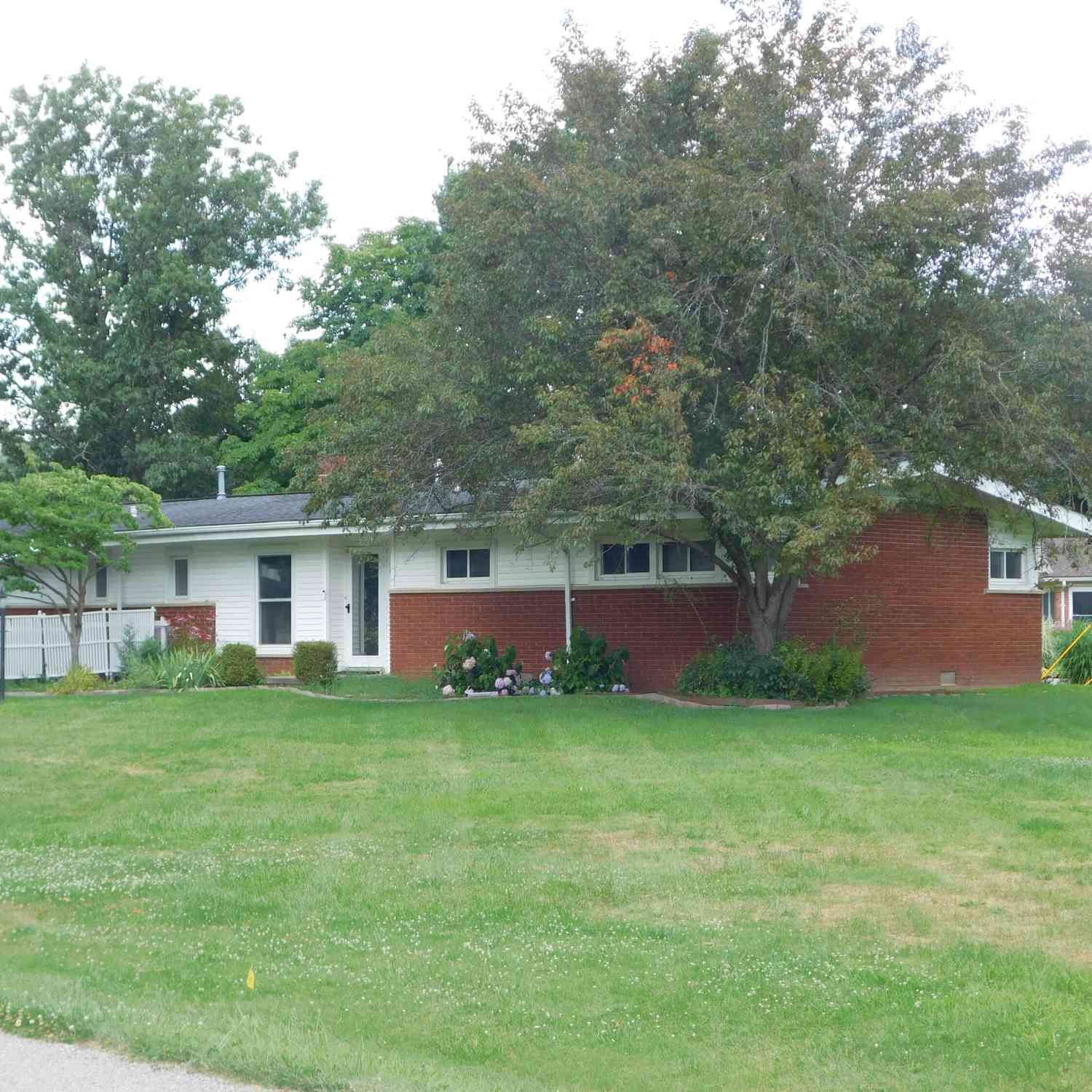 Homes For Rent - 26150 Barbados Road<br/> Farmington, MI 48335