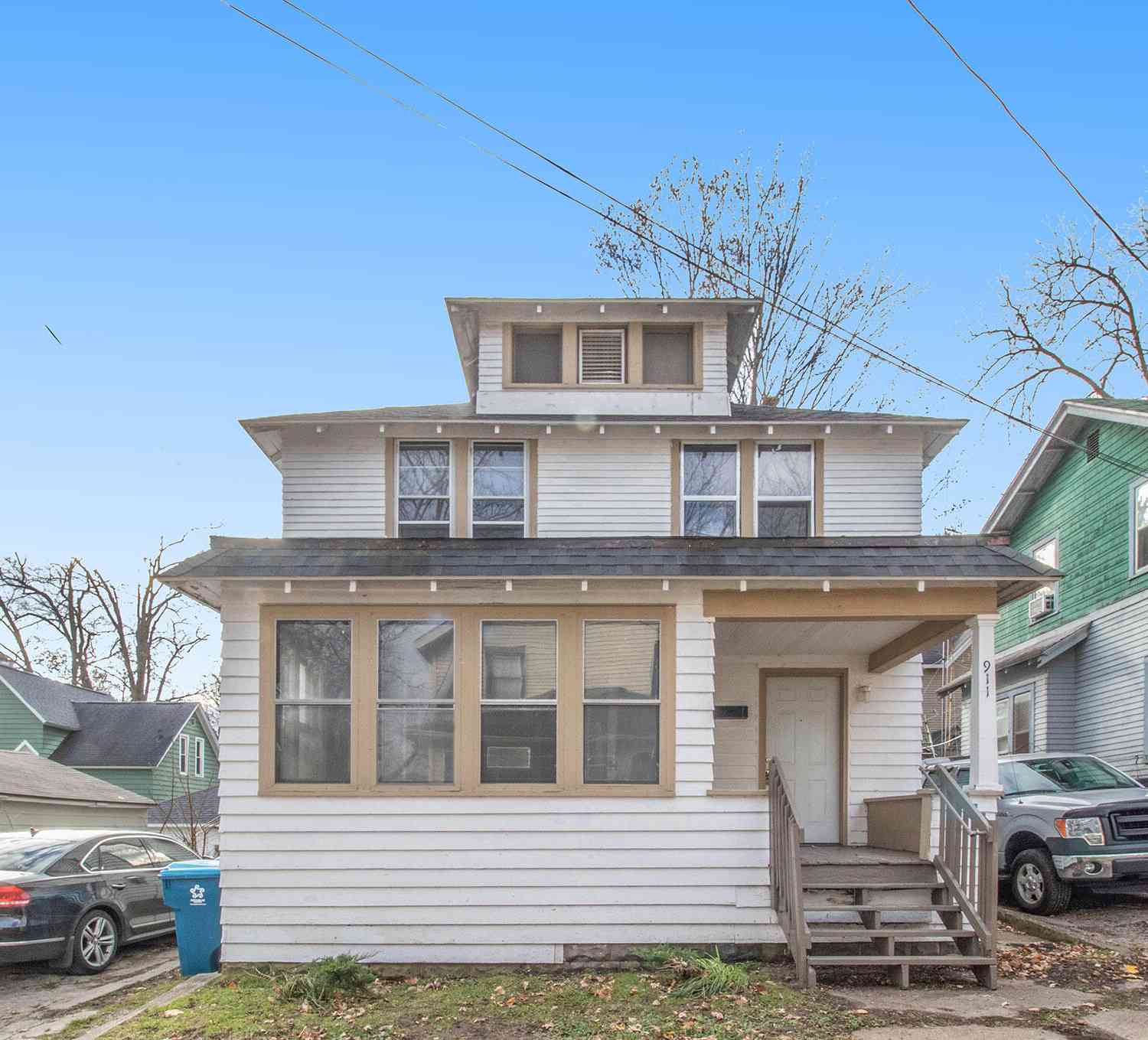 Homes For Sale - 911 W Vine Street<br/> Kalamazoo, MI 49008
