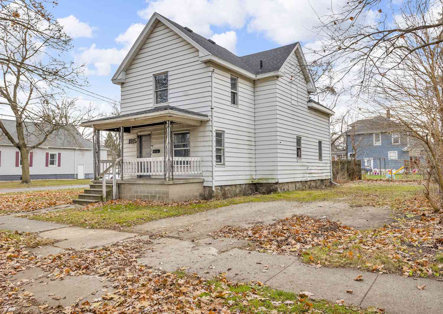 Homes For Sale - 1915 E Ganson Street<br/> Jackson, MI 49202