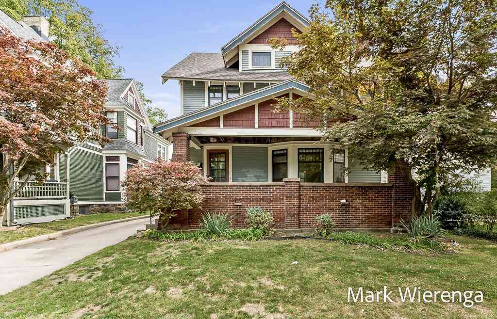 Homes For Sale - 272 SE Henry Avenue<br/> Grand Rapids, MI 49503