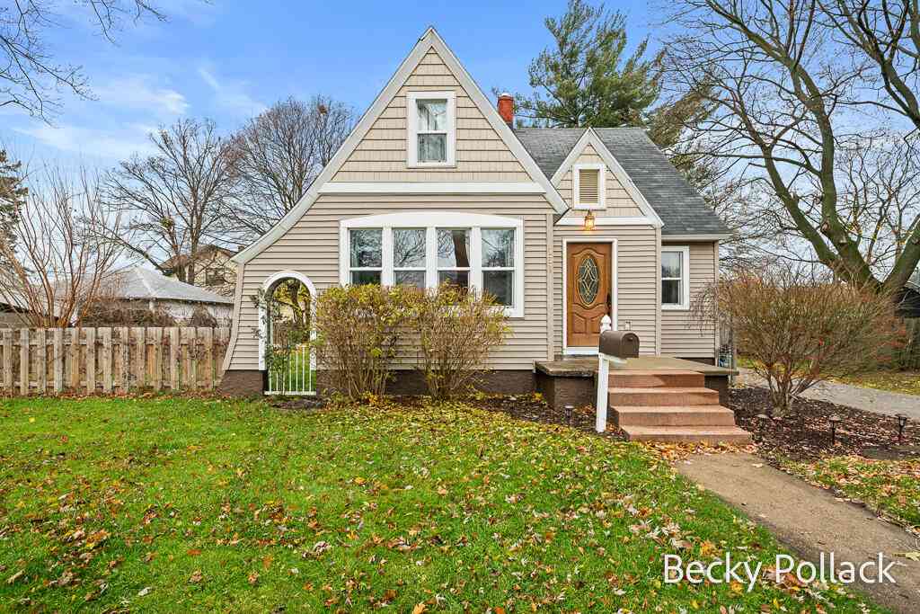 Homes For Sale - 131 W 27th Street<br/> Holland, MI 49423