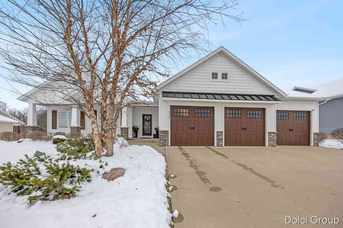 Homes For Sale - 4669 Gordonshire<br/> Grand Rapids, MI 49534