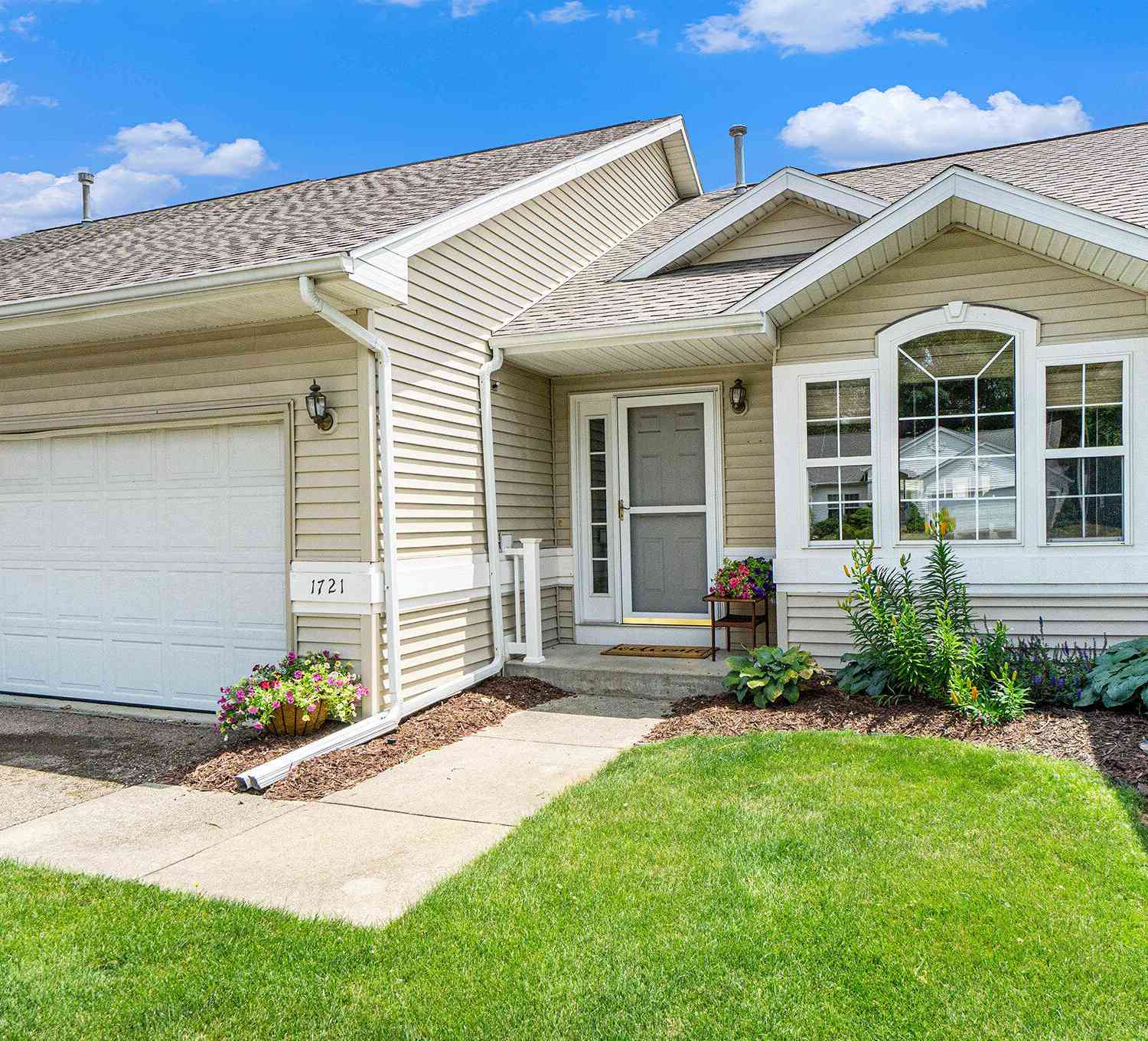 Condo For Sale - 1721 Quail Run Drive<br/> Kalamazoo, MI 49009