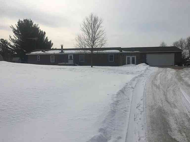 Homes For Sale - 23637 19 Mile Road<br/> Big Rapids, MI 49307