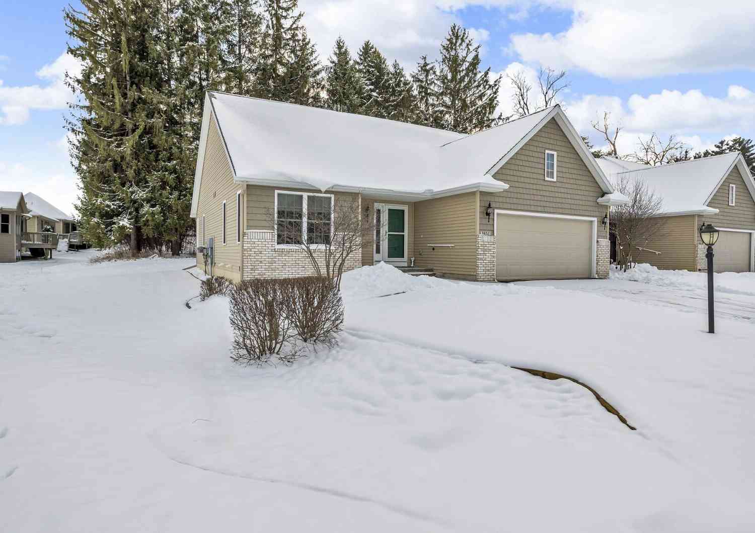 Condo For Sale - 3657 Terrace Hills Lane<br/> Jackson County, Jackson, MI 49203