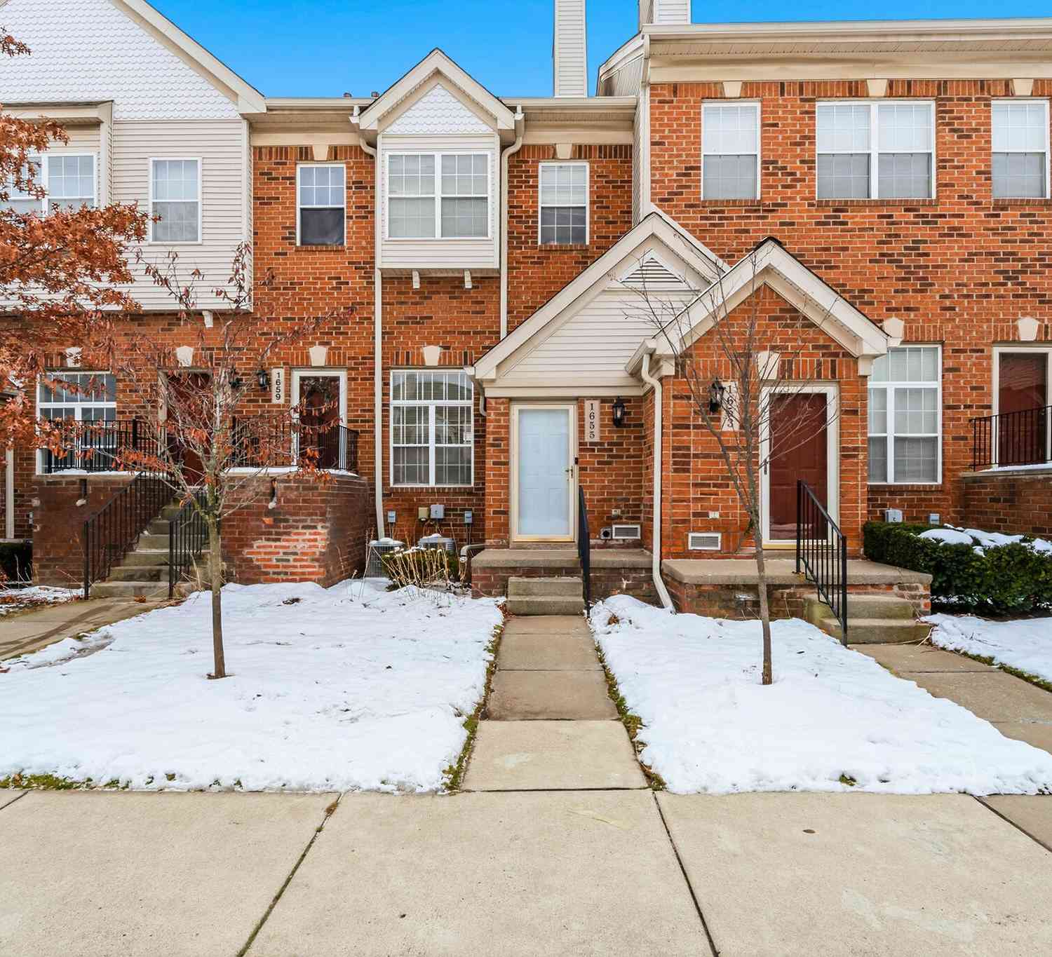 Condo For Sale - 1655 Campau Farms Circle<br/> Wayne County, Detroit, MI 48207