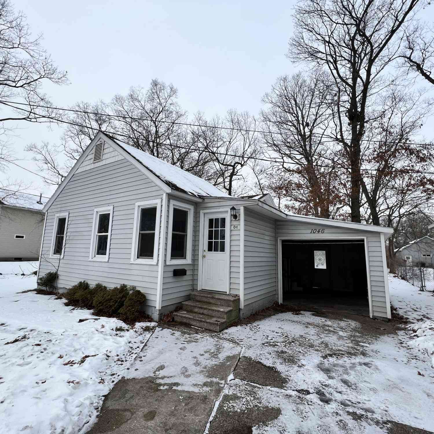 Homes For Sale - 1046 Ducey Avenue<br/> Muskegon, MI 49442