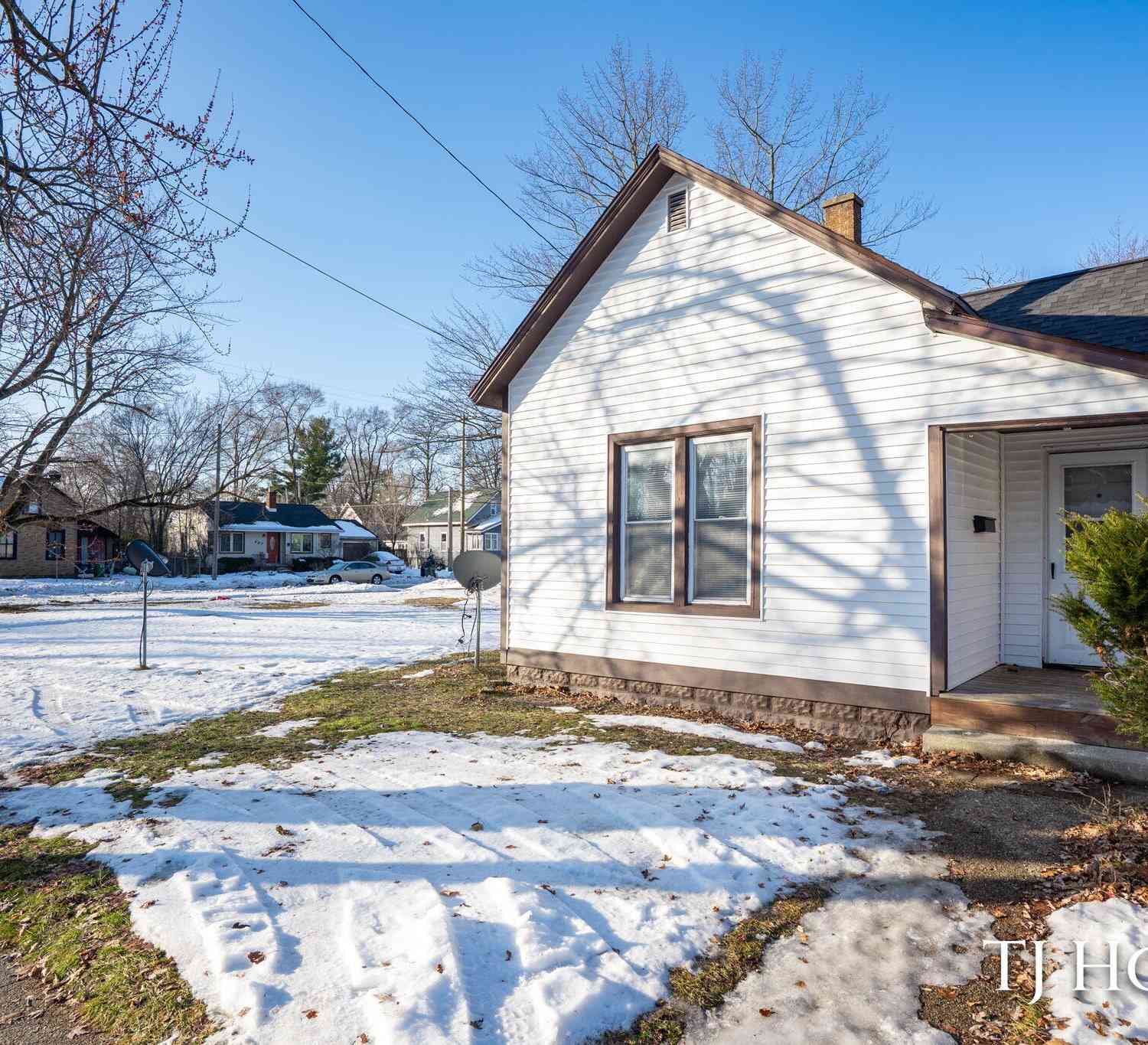 Homes For Sale - 1651 Smith Street<br/> Muskegon, MI 49442