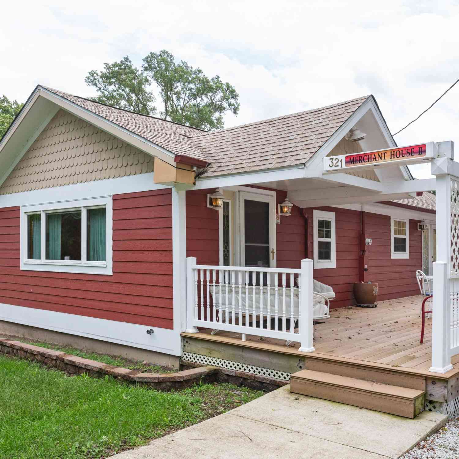 Homes For Sale - 321 E Merchant Street<br/> Berrien County, New Buffalo, MI 49117