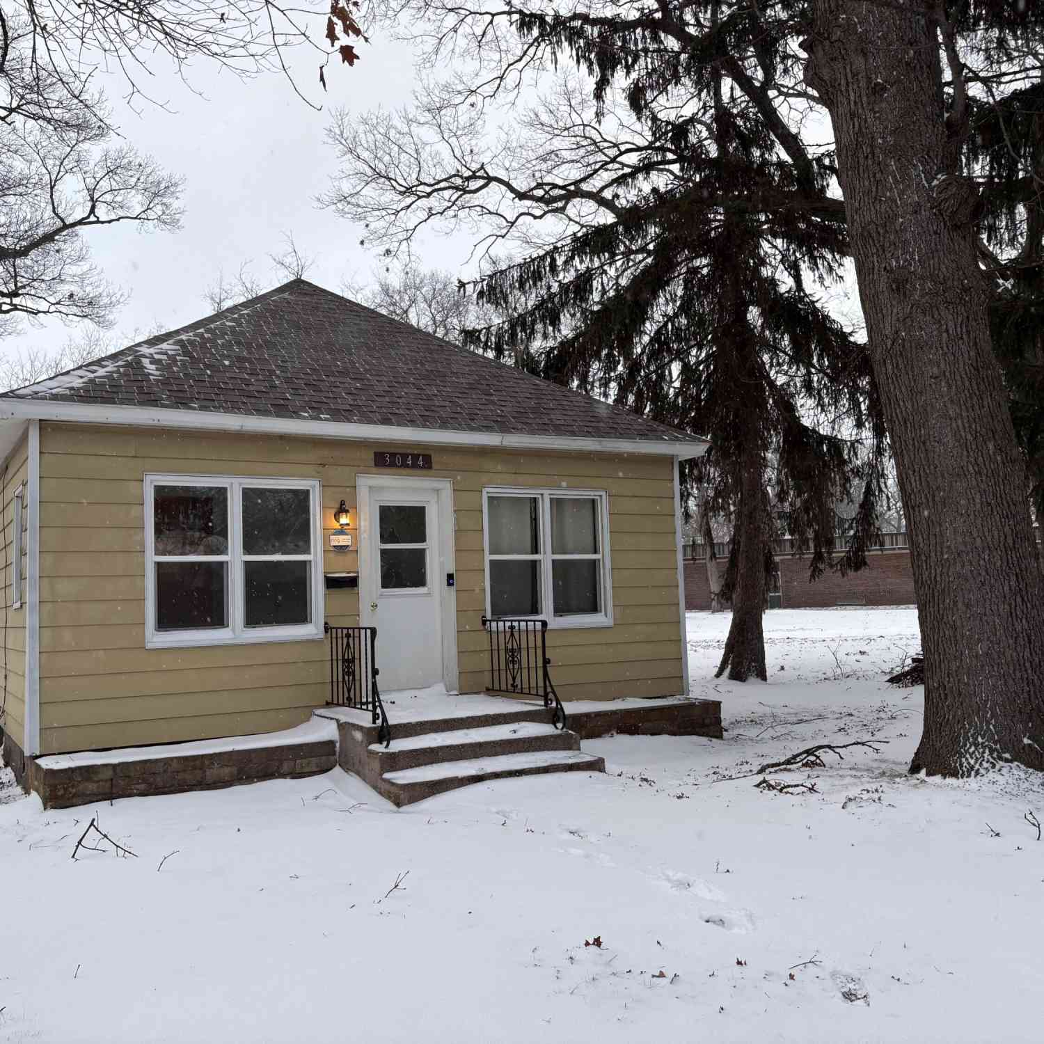 Homes For Sale - 3044 Morton Avenue<br/> Muskegon, MI 49444