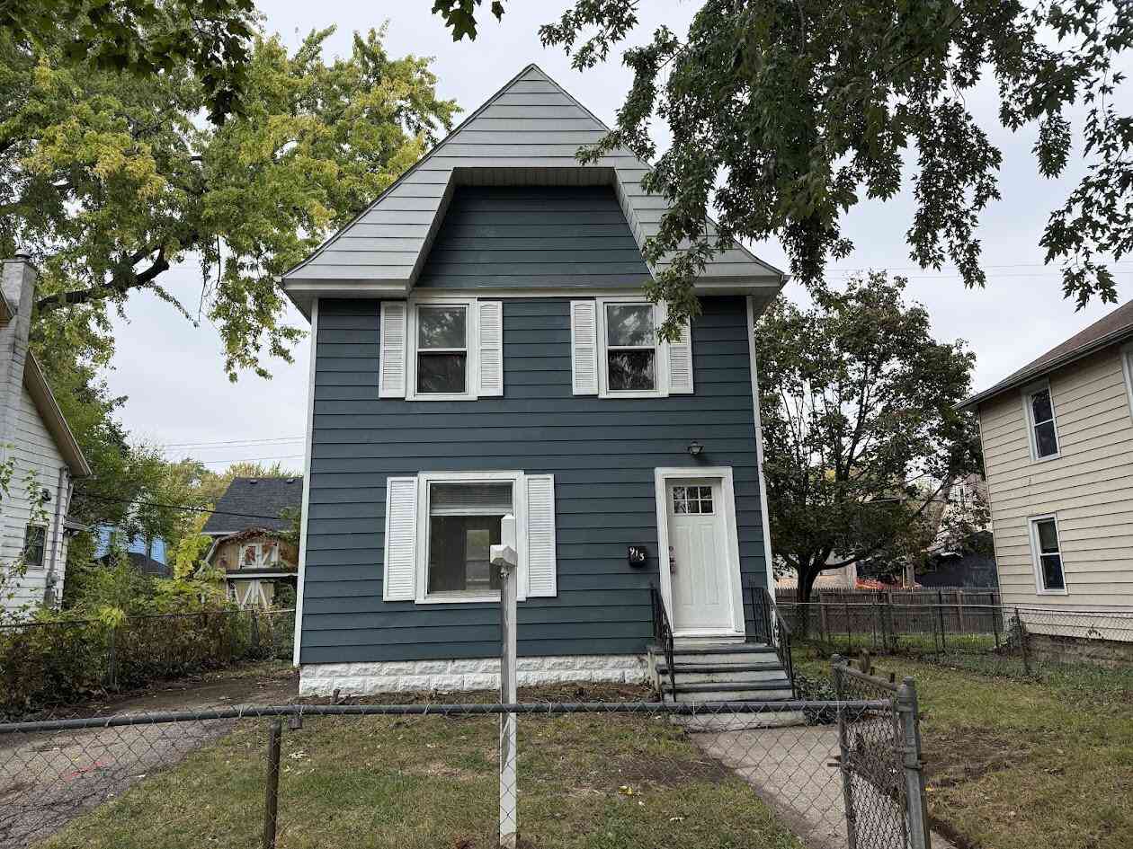 Homes For Sale - 913 Bryant Street<br/> Kalamazoo, MI 49001