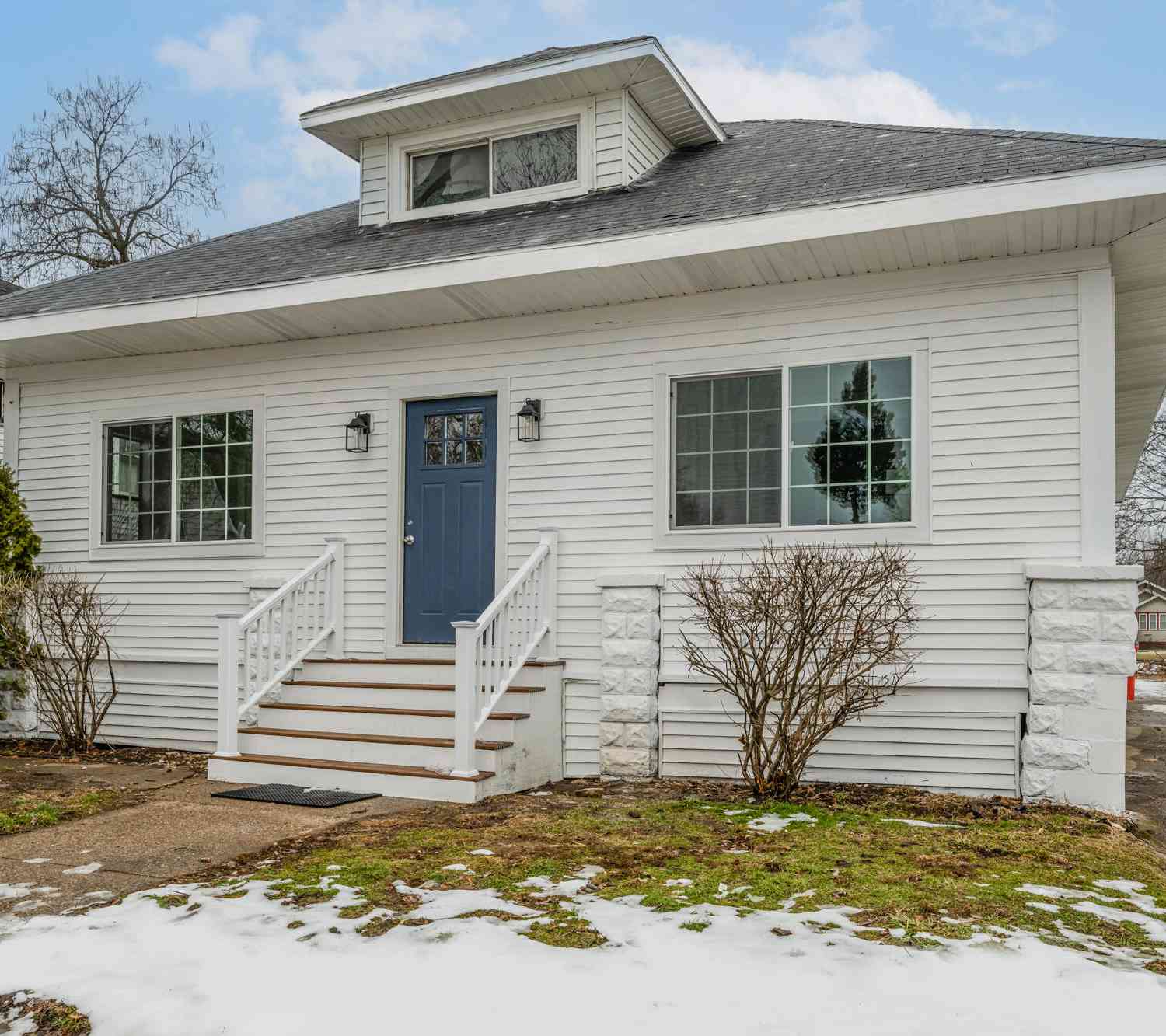 Homes For Sale - 575 Cass Street<br/> Benton Harbor, MI 49022