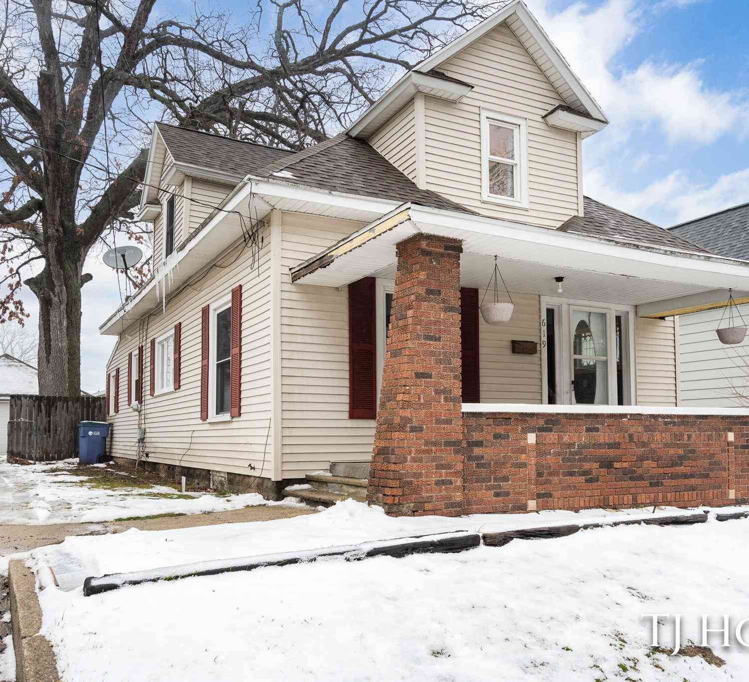 Homes For Sale - 619 Lydia Street<br/> Grand Rapids, MI 49503