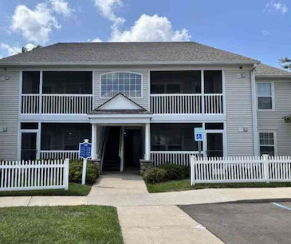 Condo For Rent - 2782 S Knightsbridge Circle<br/> Ann Arbor, MI 48105