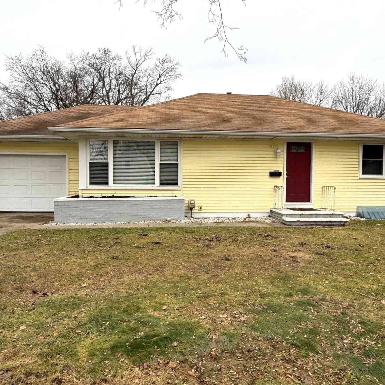Homes For Sale - 2415 Parchmount Avenue<br/> Kalamazoo, MI 49004