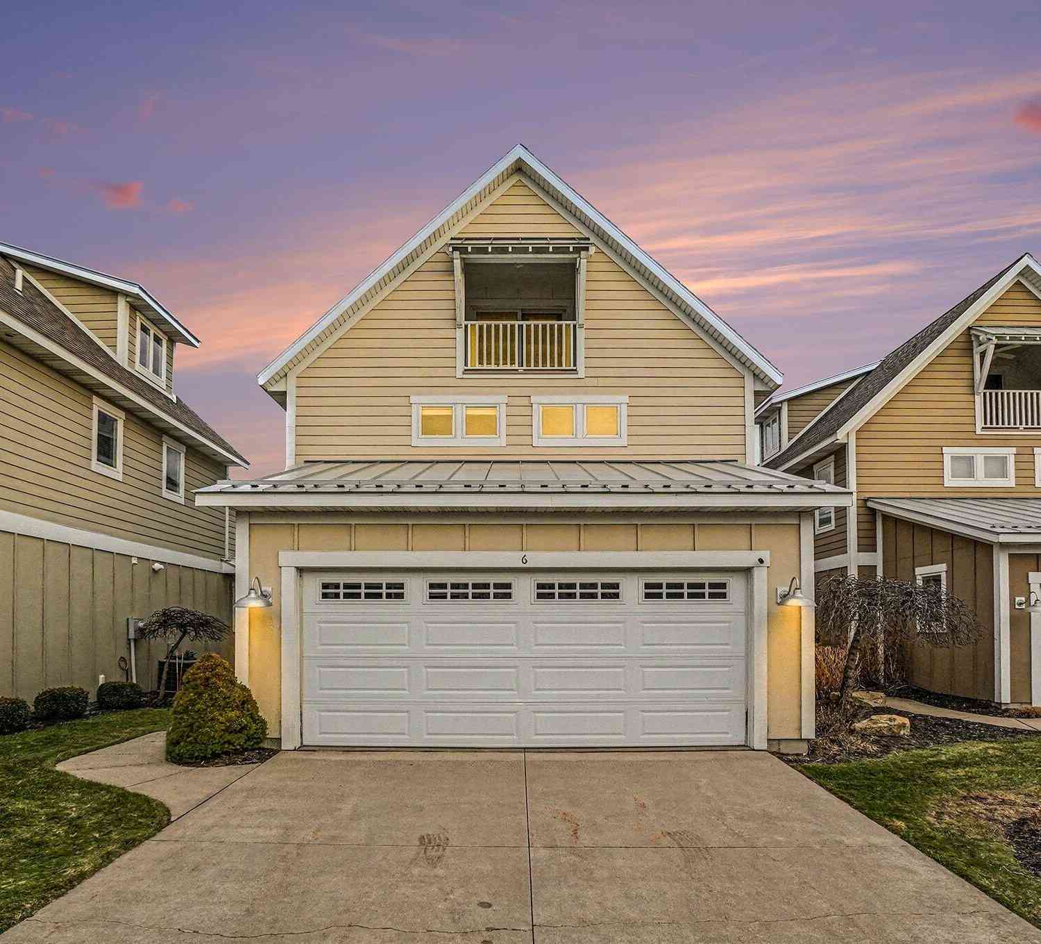 Condo For Sale - 920 W Savidge Street #6<br/> Spring Lake, MI 49456