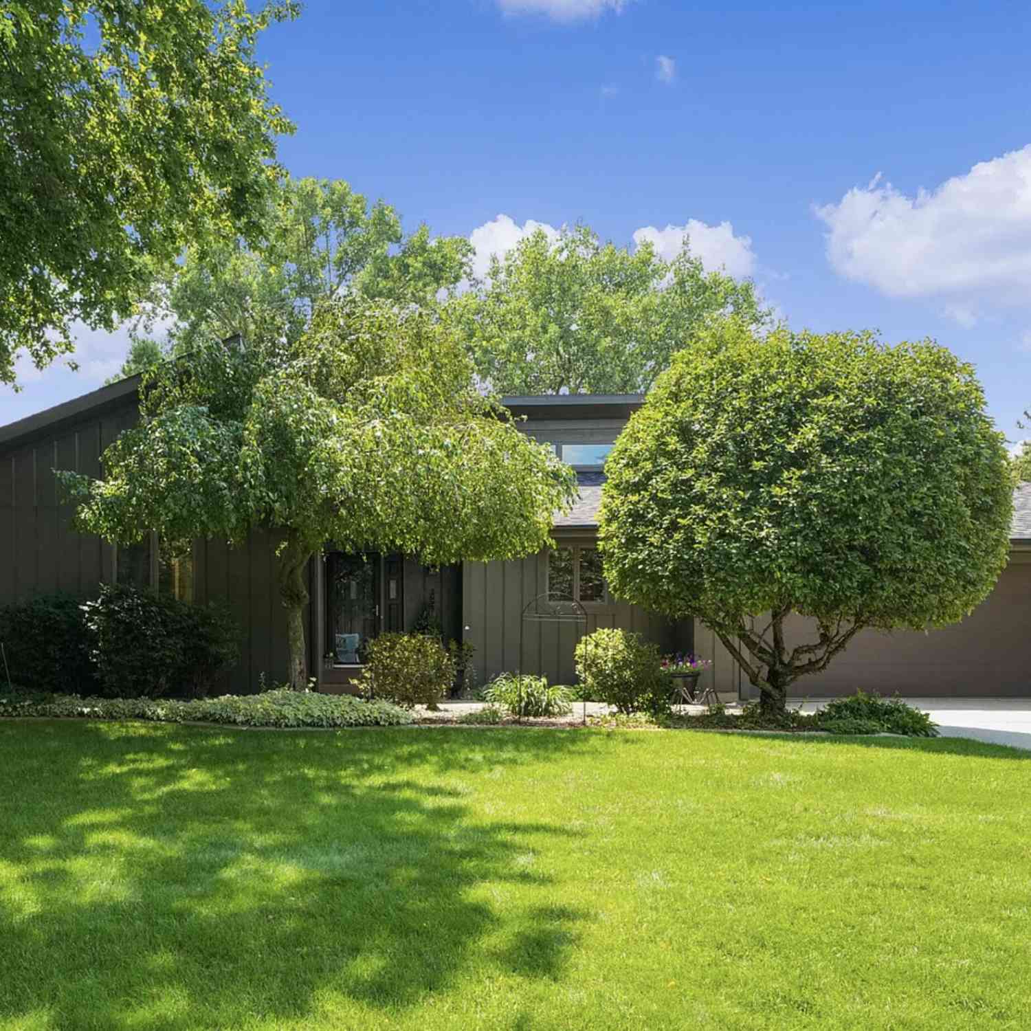 Condo For Sale - 4043 Chamberlain Avenue<br/> Grand Rapids, MI 49508