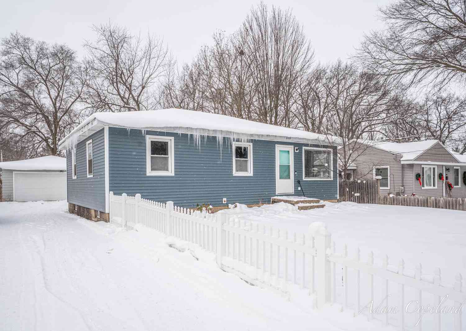 Homes For Sale - 3709 Boone Avenue<br/> Wyoming, MI 49519