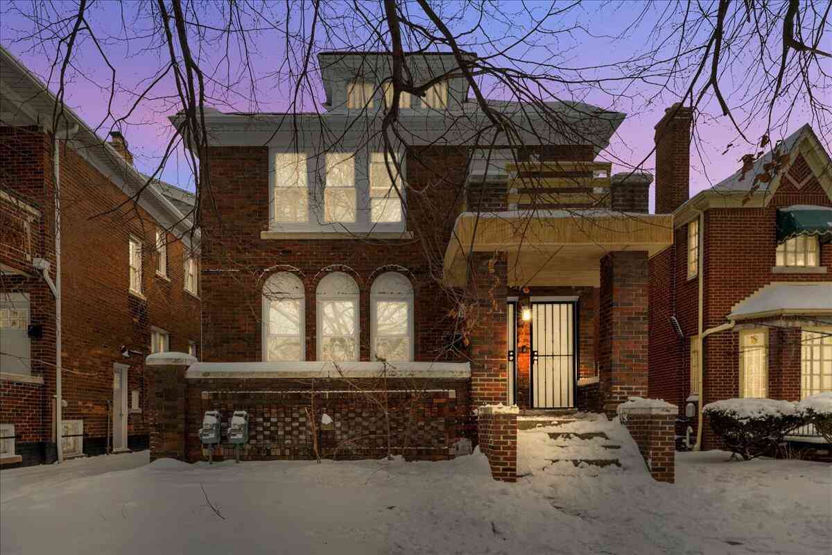 Multifamily For Rent - 2725 Leslie Street<br/> Detroit, MI 48238