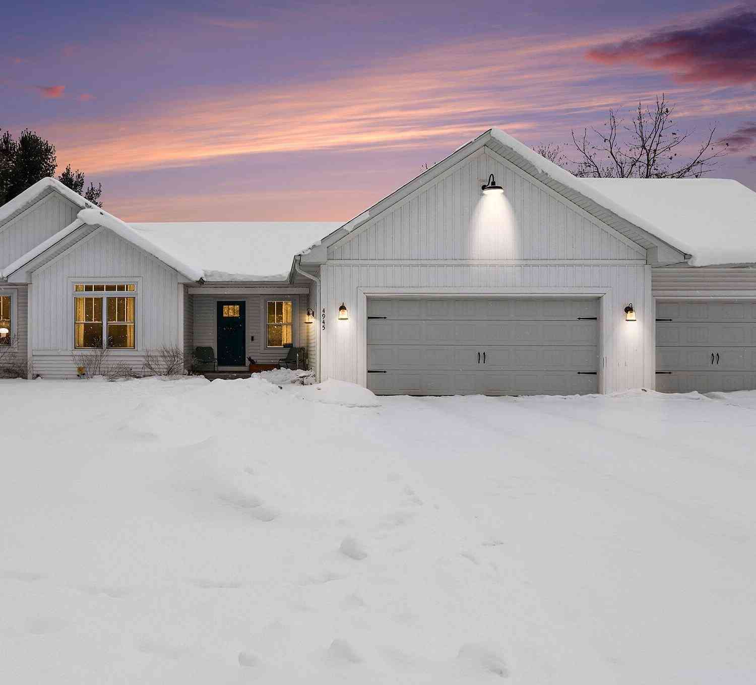 Homes For Sale - 4945 Landing Way<br/> Kalamazoo, MI 49048