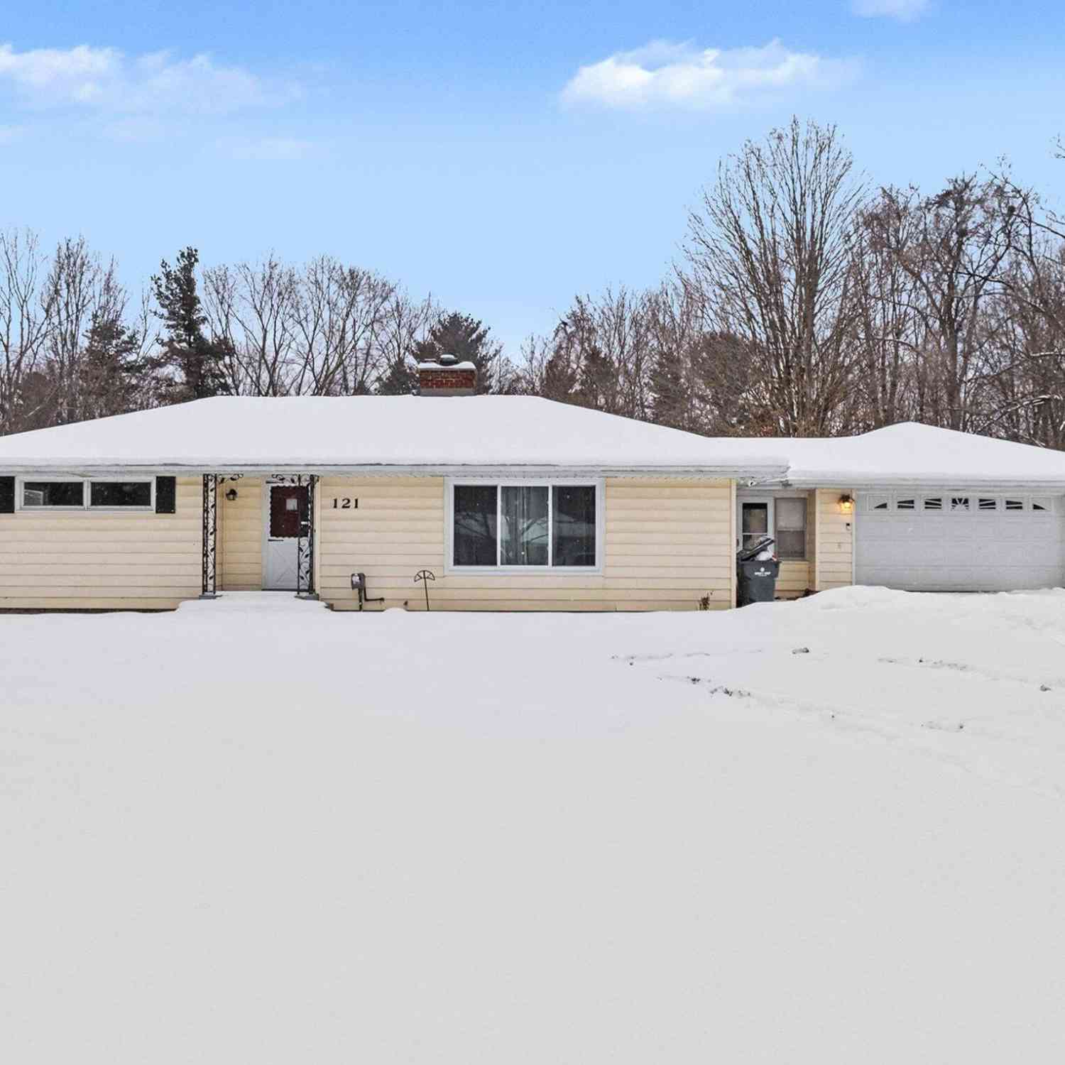 Homes For Sale - 121 Fineview Avenue<br/> Kalamazoo, MI 49004