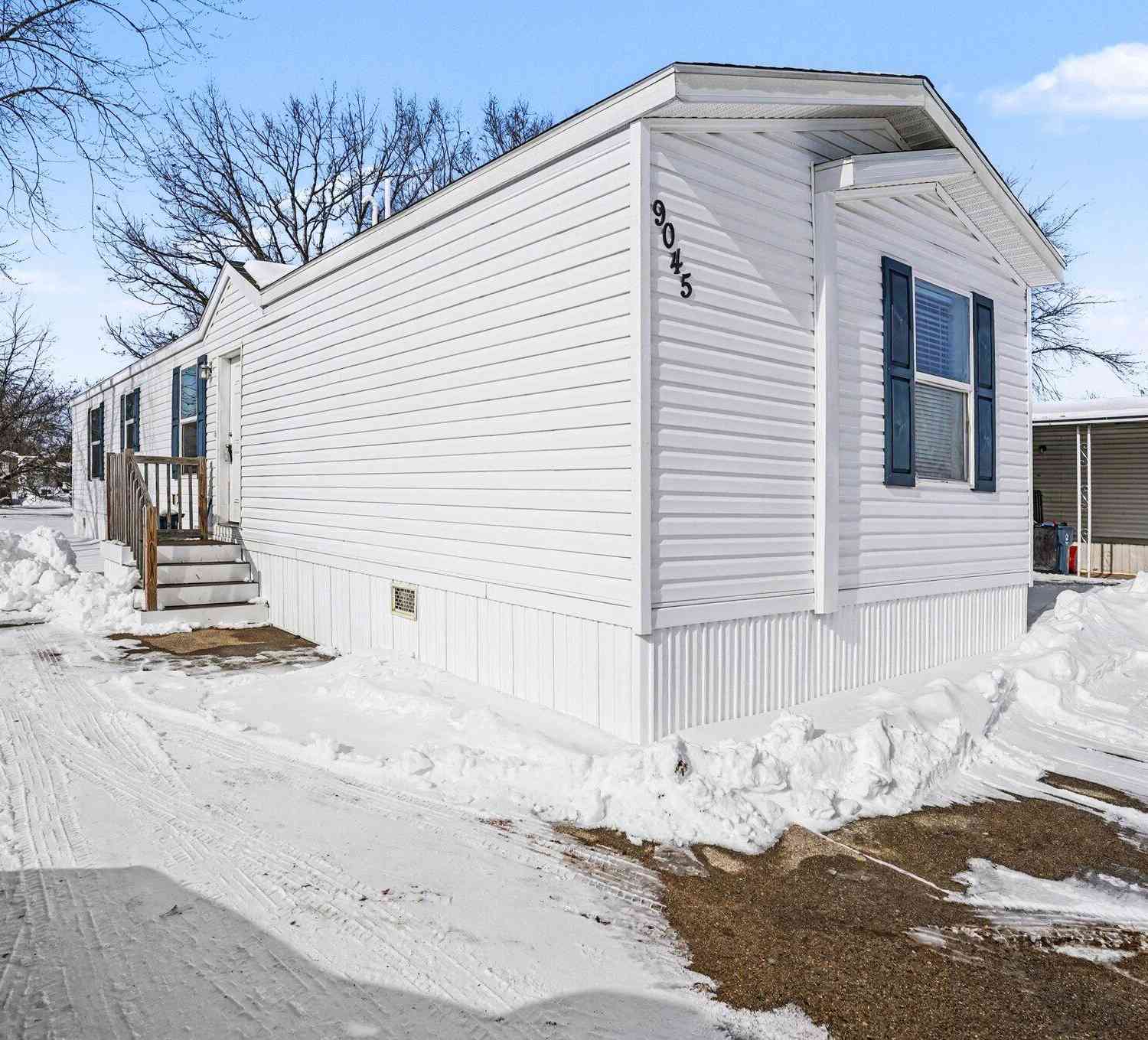 Mobile Home For Sale - 9045 4 Winds Lane<br/> West Olive, MI 49460
