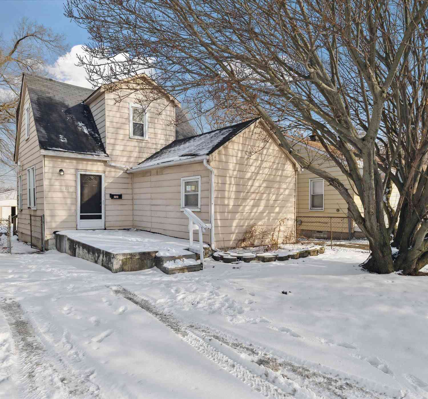 Homes For Sale - 2615 Emmons Avenue<br/> Warren, MI 48091