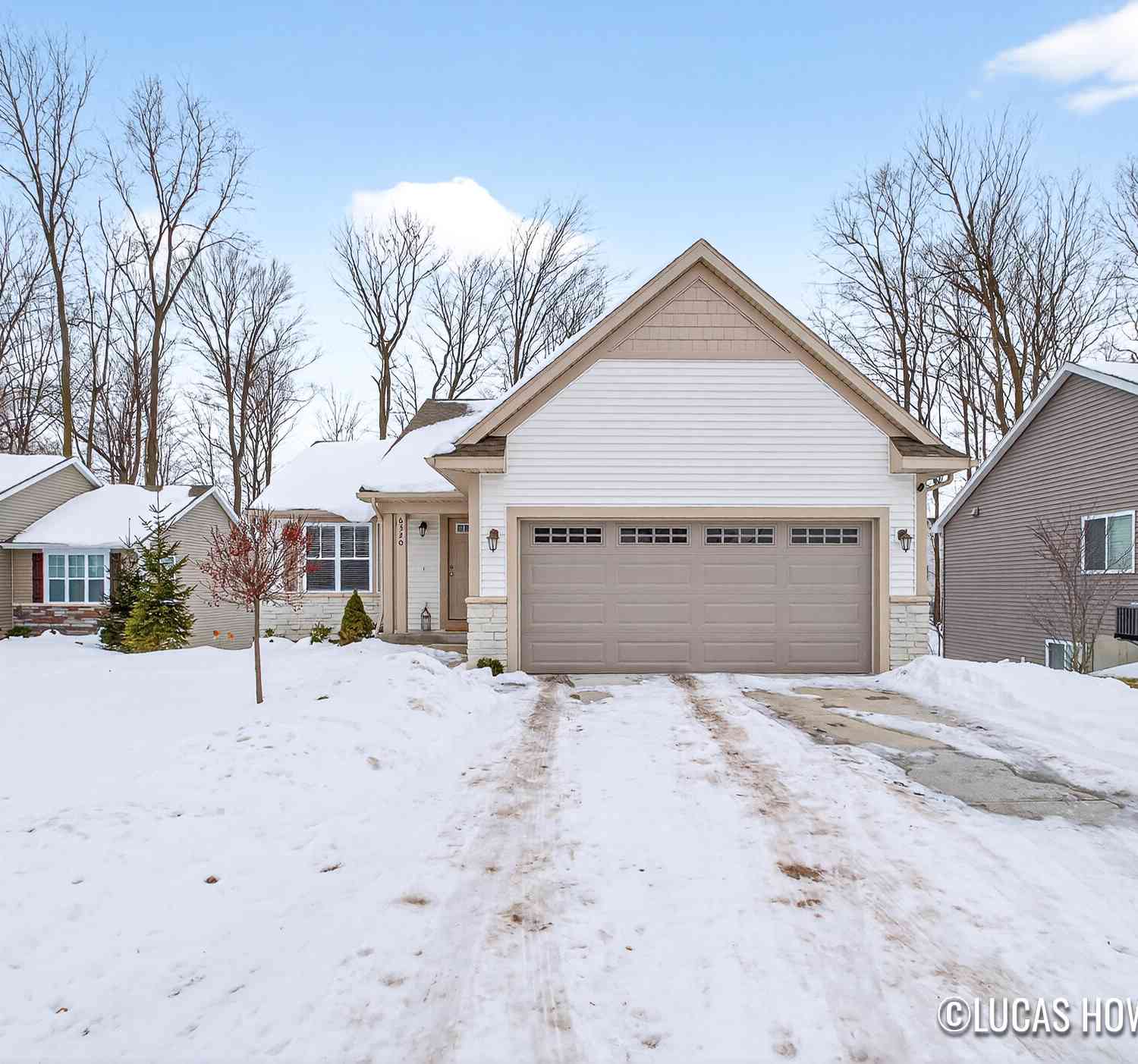 Homes For Sale - 6520 Cherry Mead Court<br/> Caledonia, MI 49316