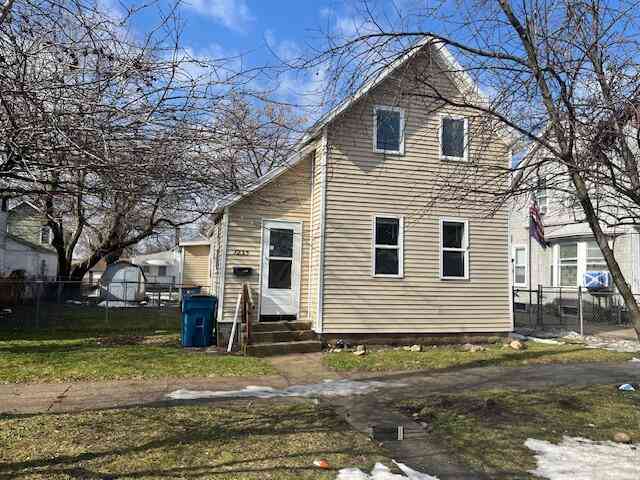 Homes For Sale - 1235 Quarry Avenue<br/> Grand Rapids, MI 49504