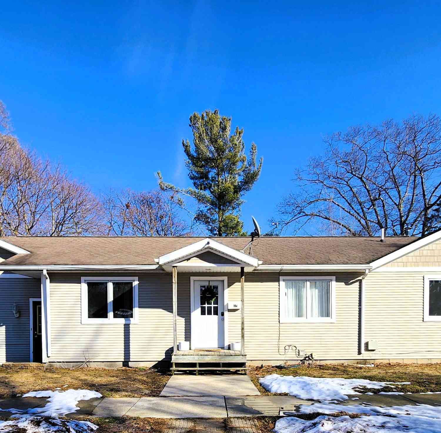 Homes For Sale - 2444 Harding Avenue<br/> Muskegon, MI 49441