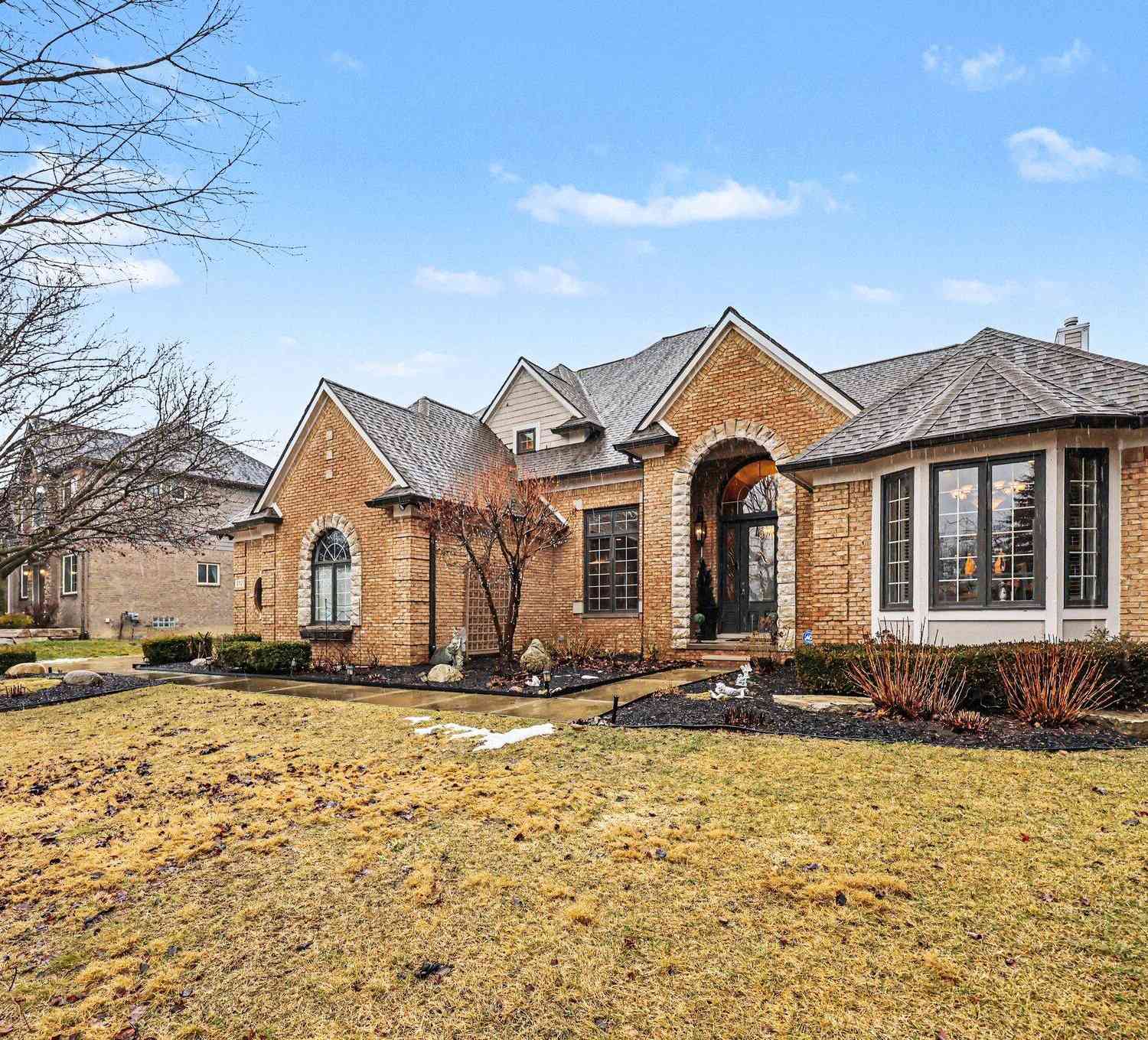Homes For Sale - 372 Overlook Drive<br/> Oxford, MI 48371
