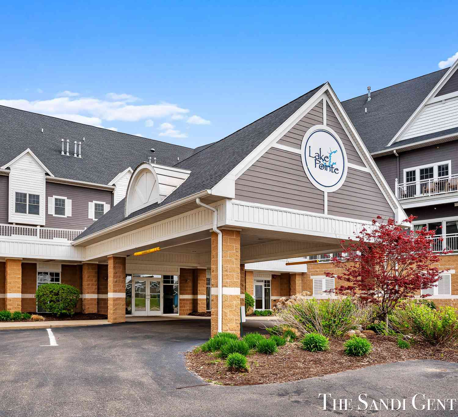 Condo For Sale - 917 W Savidge Street #1<br/> Ottawa County, Spring Lake, MI 49456