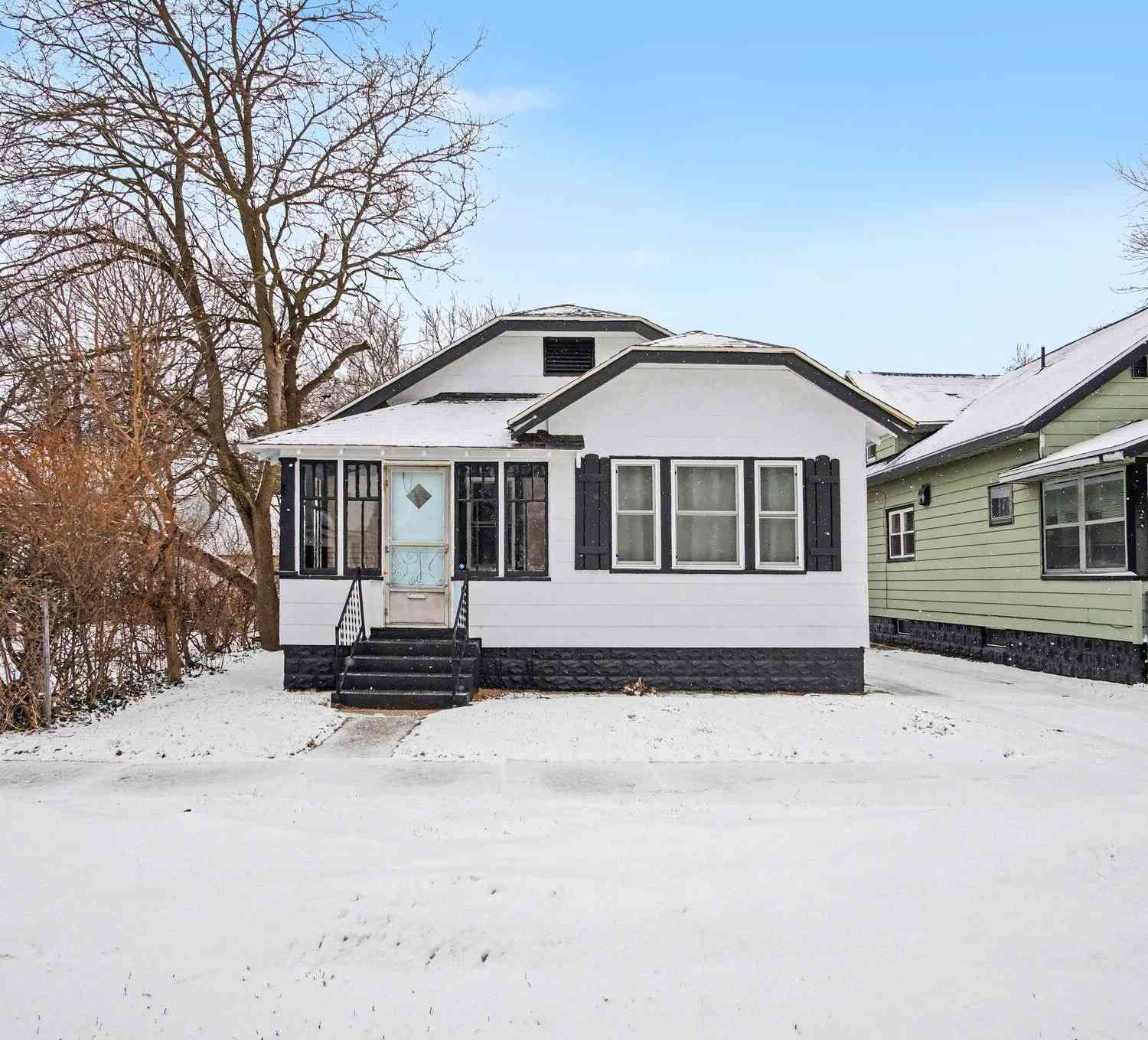 Homes For Sale - 348 Orchard Avenue<br/> Muskegon, MI 49442