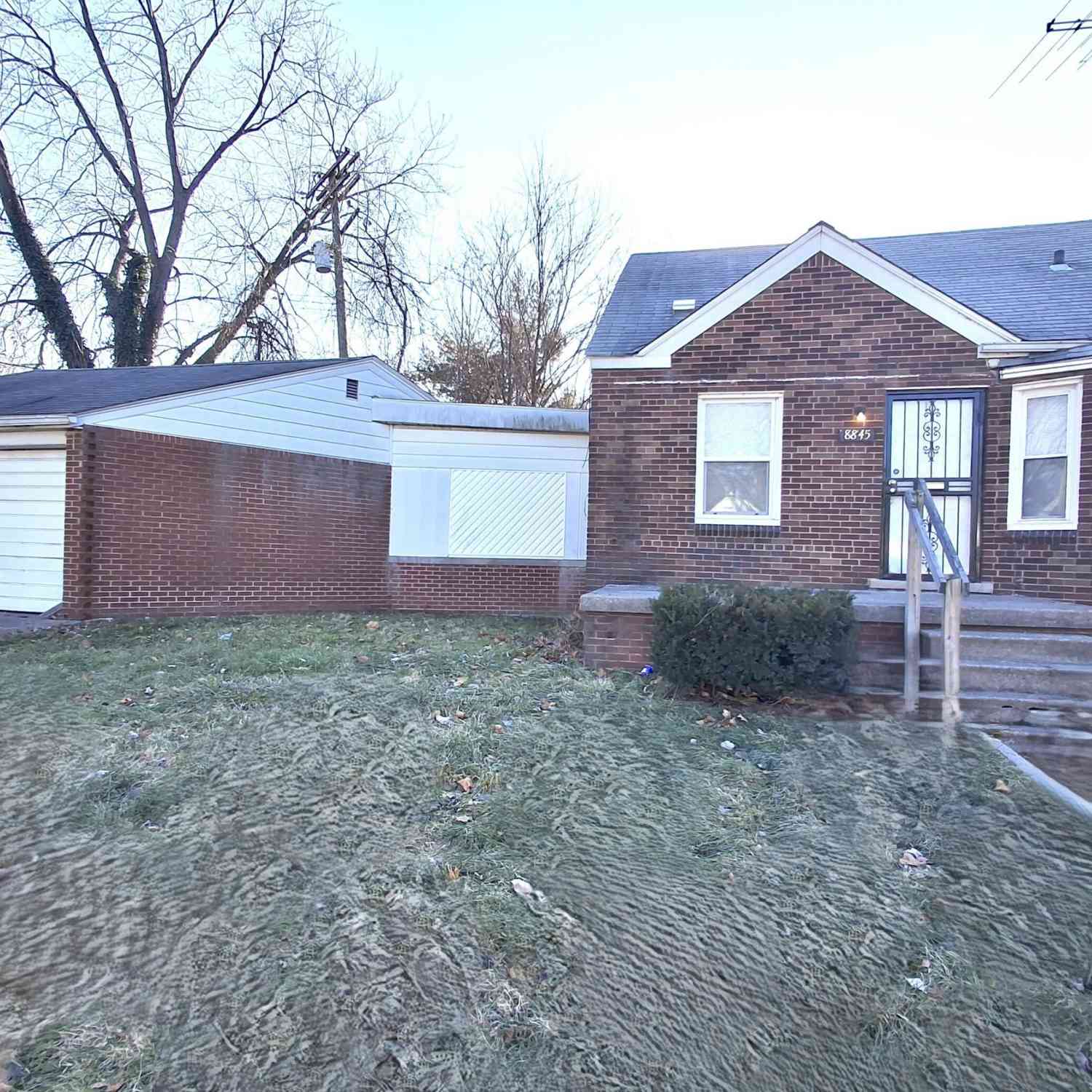 Condo For Sale - 8845 University Place<br/> Wayne County, Detroit, MI 48224