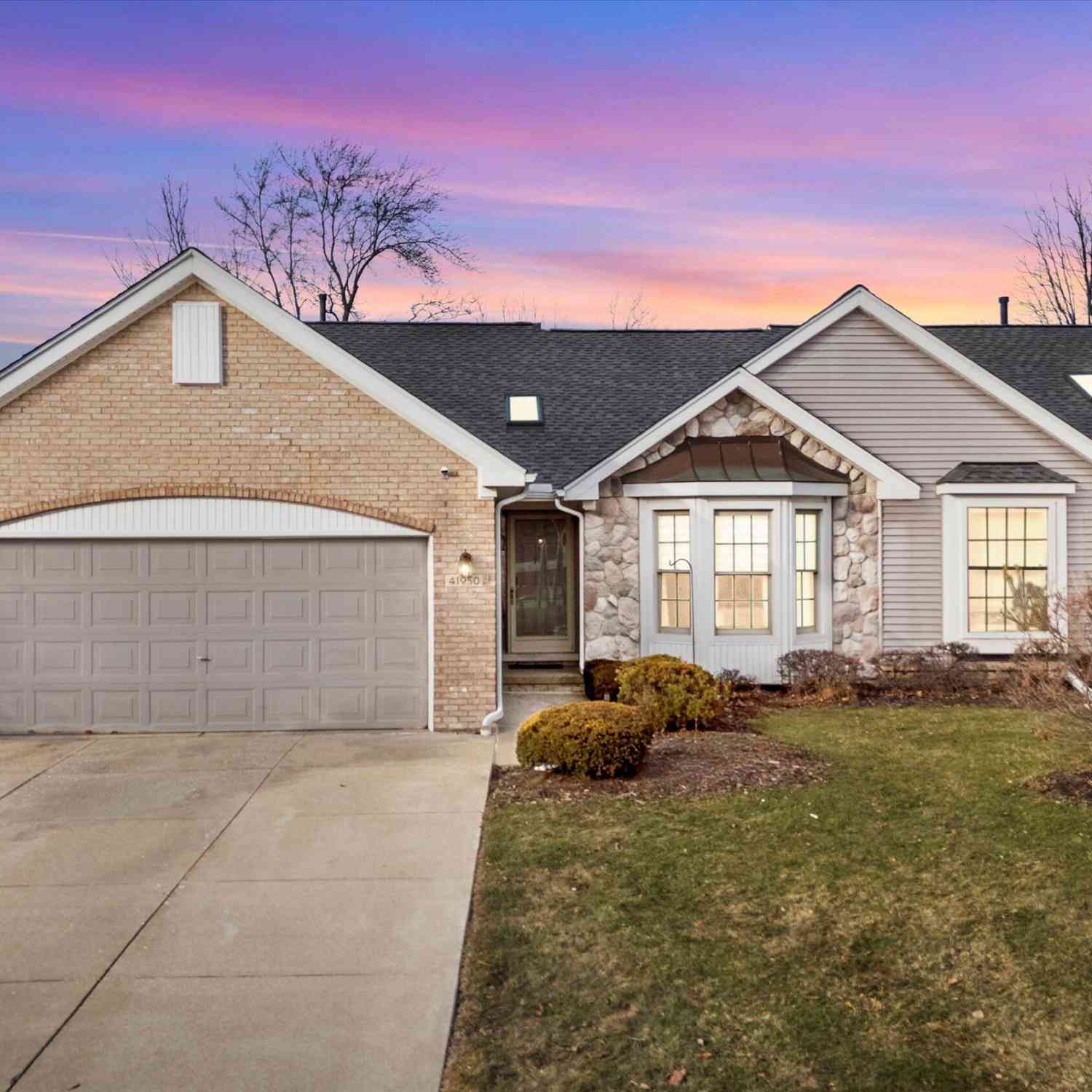 Condo For Sale - 41950 Coventry Way<br/> Canton, MI 48187