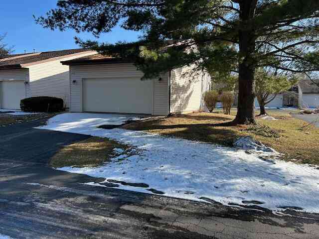 Condo For Sale - 2700 Stonegate Drive #21<br/> Wyoming, MI 49519