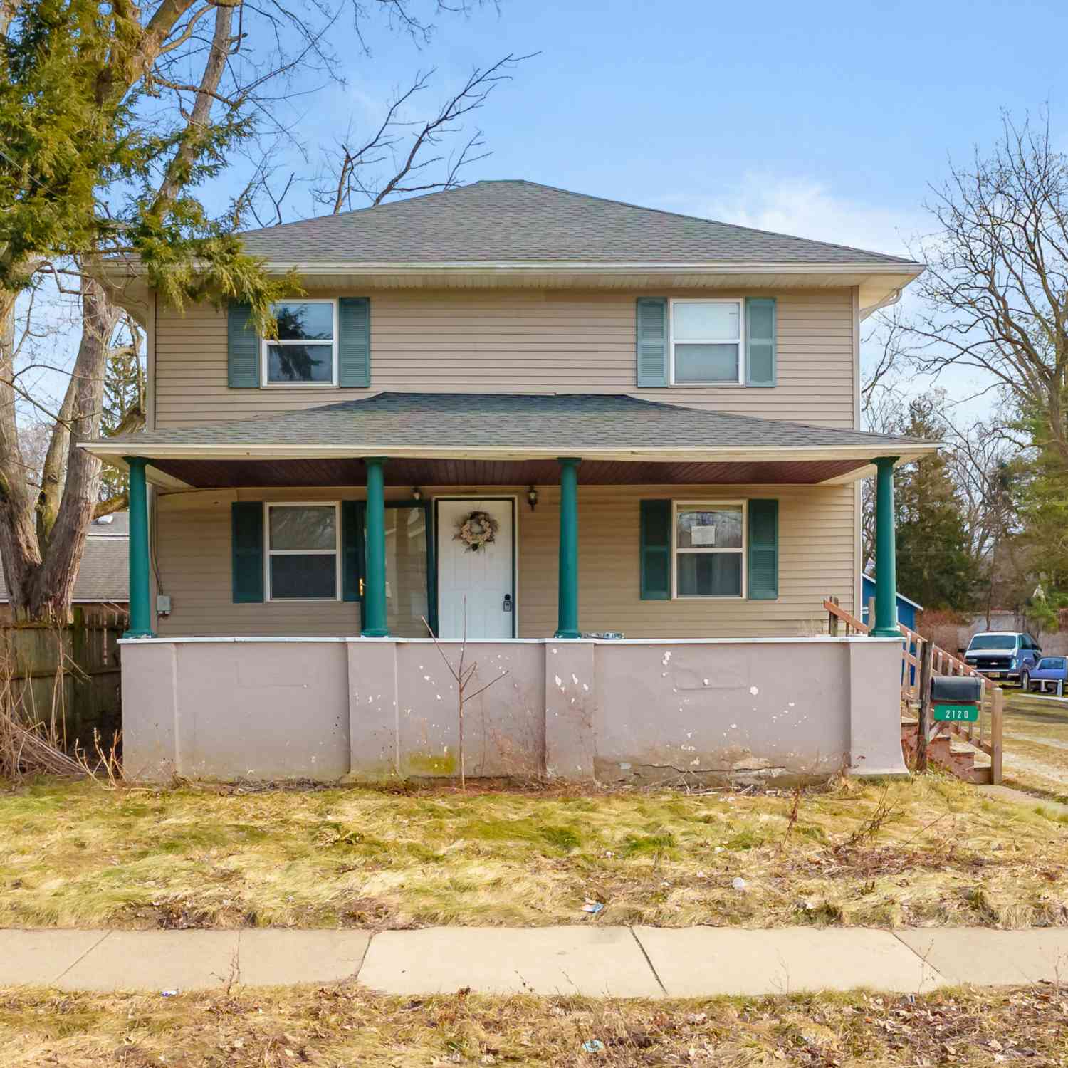 Homes For Sale - 2120 E Main Street<br/> Kalamazoo, MI 49048