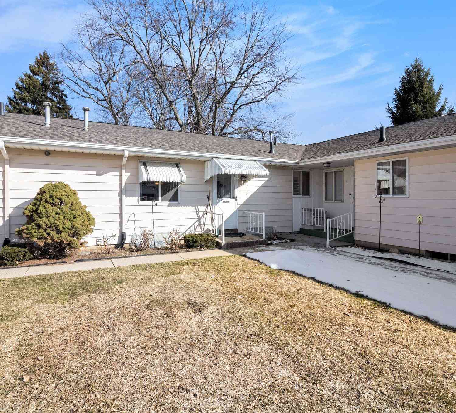 Condo For Sale - 5822 Leisure S Drive<br/> Grand Rapids, MI 49548