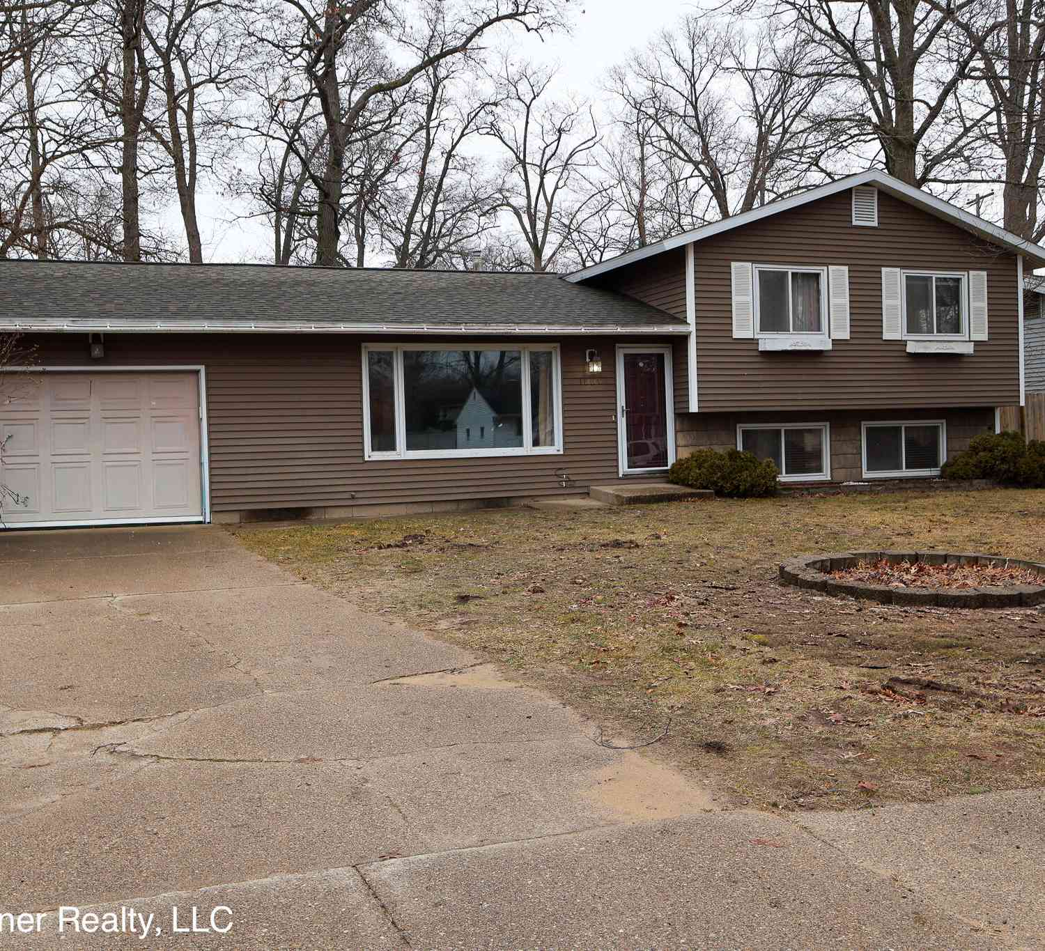 Homes For Sale - 1664 Leif Avenue<br/> Muskegon County, Norton Shores, MI 49441