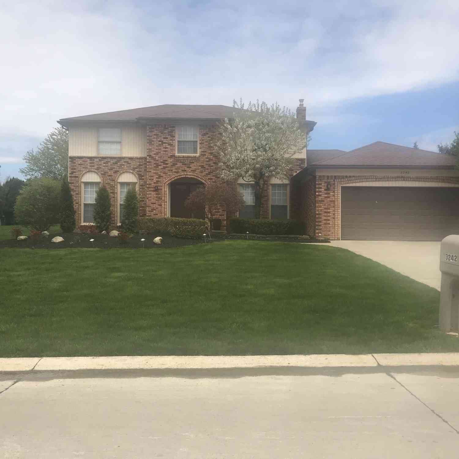 Homes For Sale - 3242 Salem Drive<br/> Rochester, MI 48306