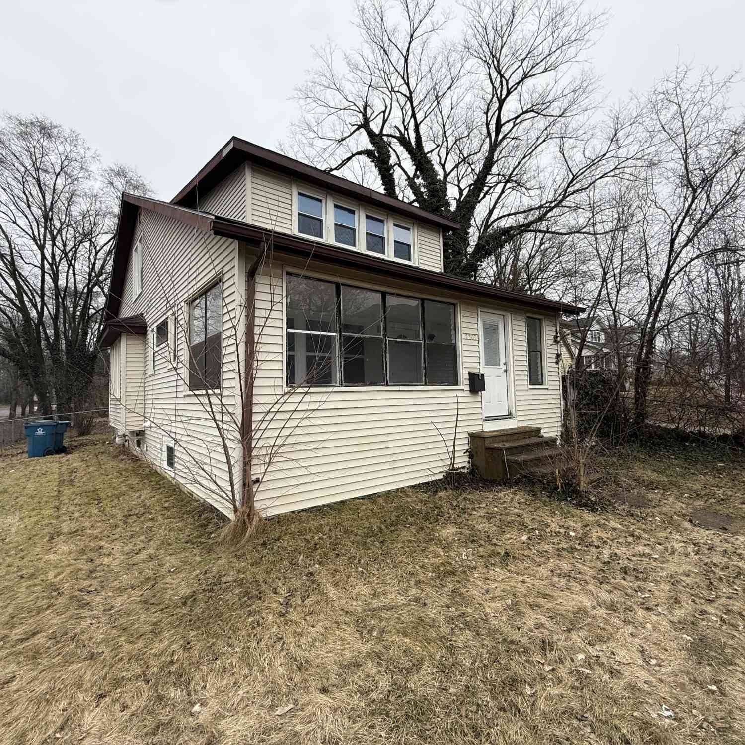 Homes For Sale - 2303 Portage Street<br/> Kalamazoo, MI 49001